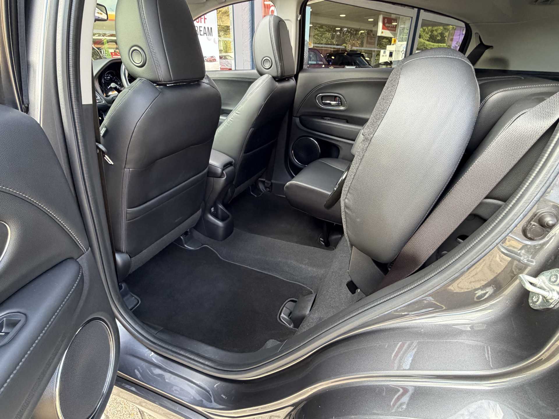 Honda HR-V 1.5 i-VTEC EX 5dr — image 19