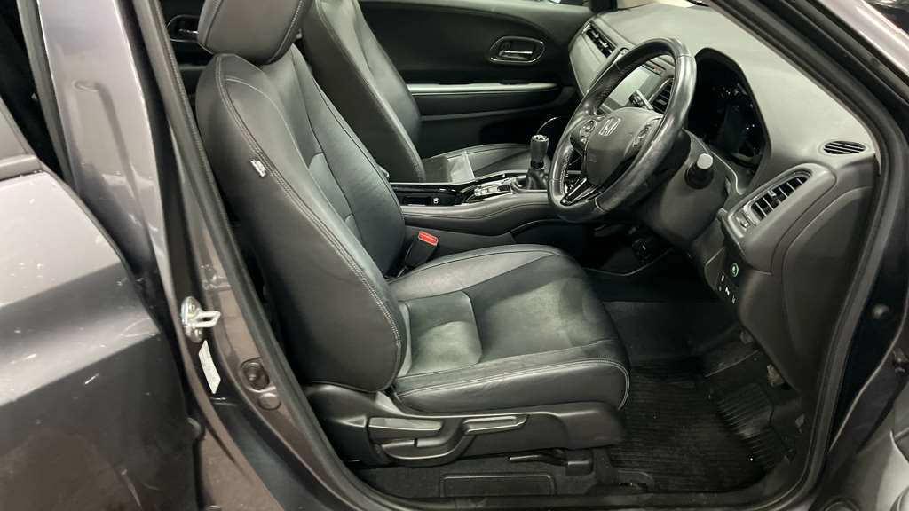 Honda HR-V 1.5 i-VTEC EX 5dr — image 2