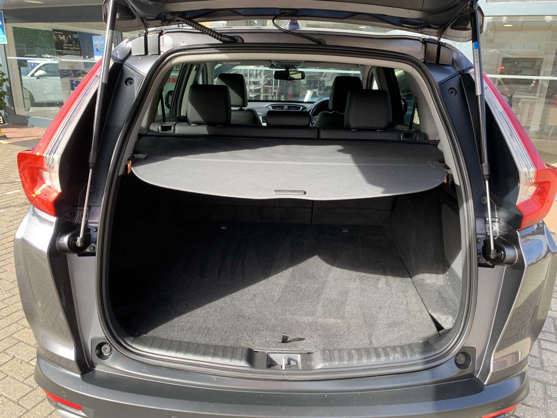 Honda CR-V 2.0 i-MMD Hybrid SR 5dr eCVT - Image 13