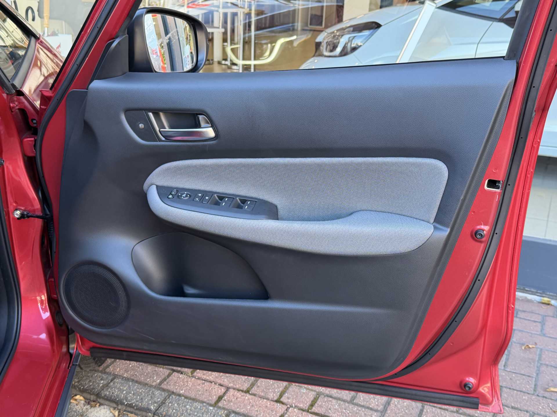 Honda Jazz 1.5 i-MMD Hybrid Crosstar EX 5dr eCVT - Image 17