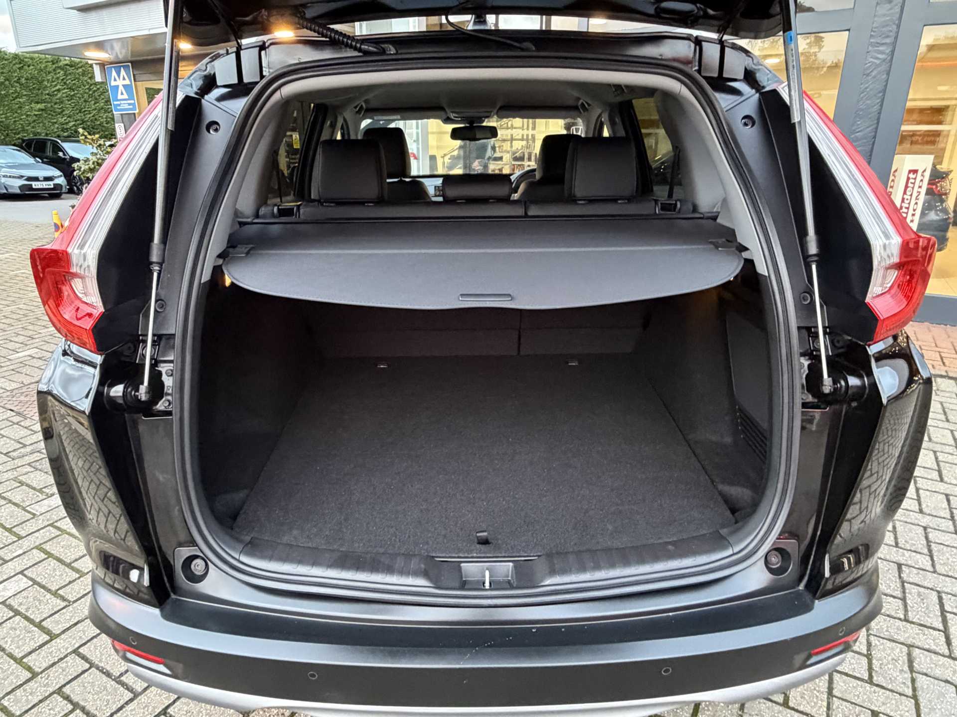 Honda CR-V 2.0 i-MMD Hybrid SR 5dr eCVT - Image 13