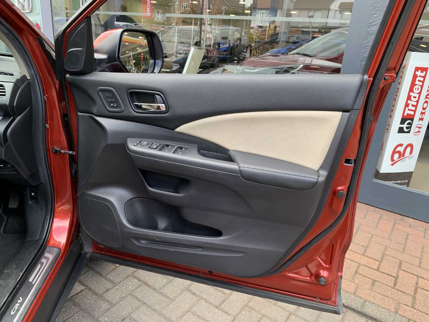 Honda CR-V 2.0 i-VTEC EX 5dr Auto [Sensing] - Image 17