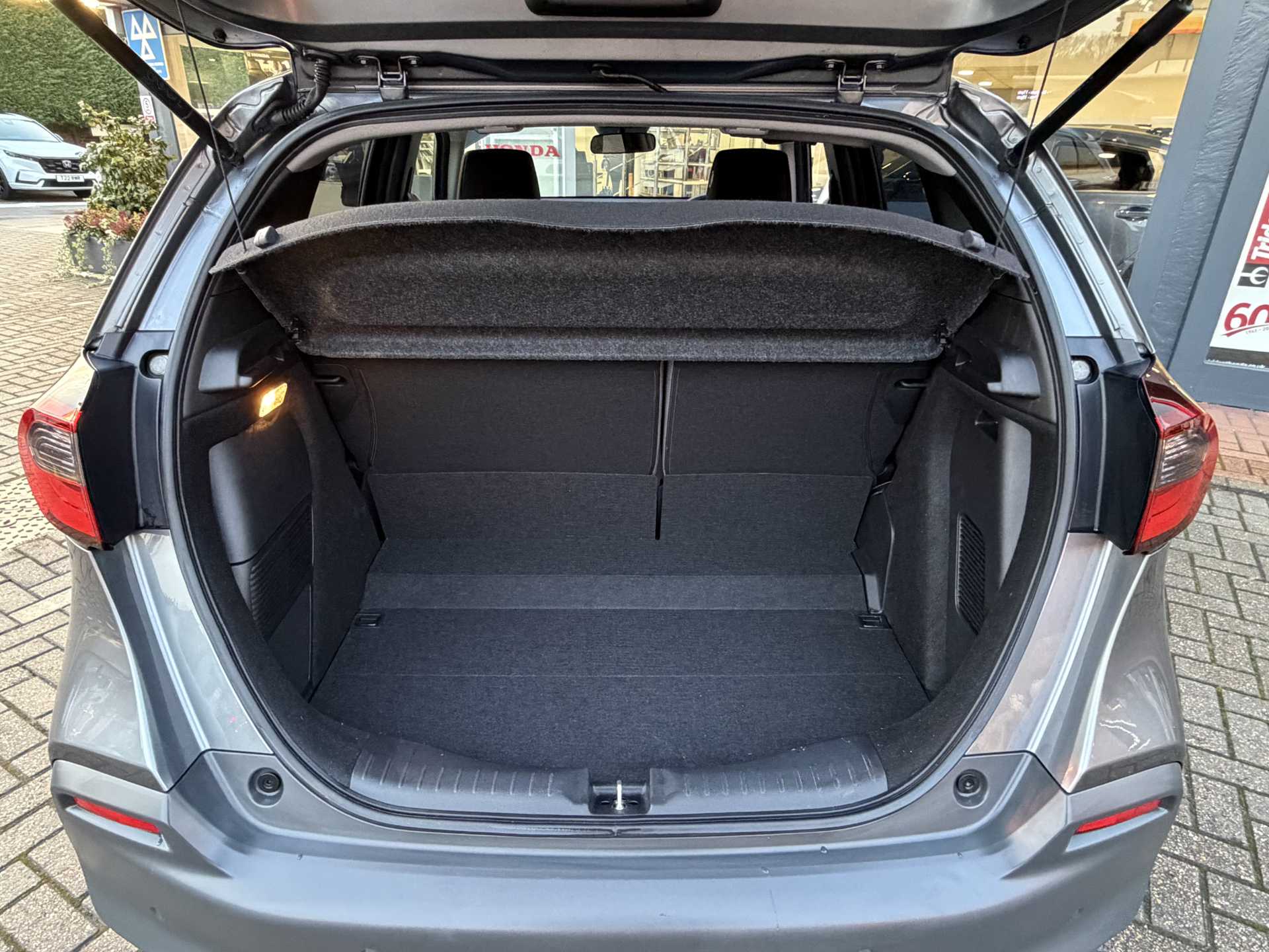 Honda Jazz 1.5 i-MMD Hybrid Crosstar EX 5dr eCVT - Image 13