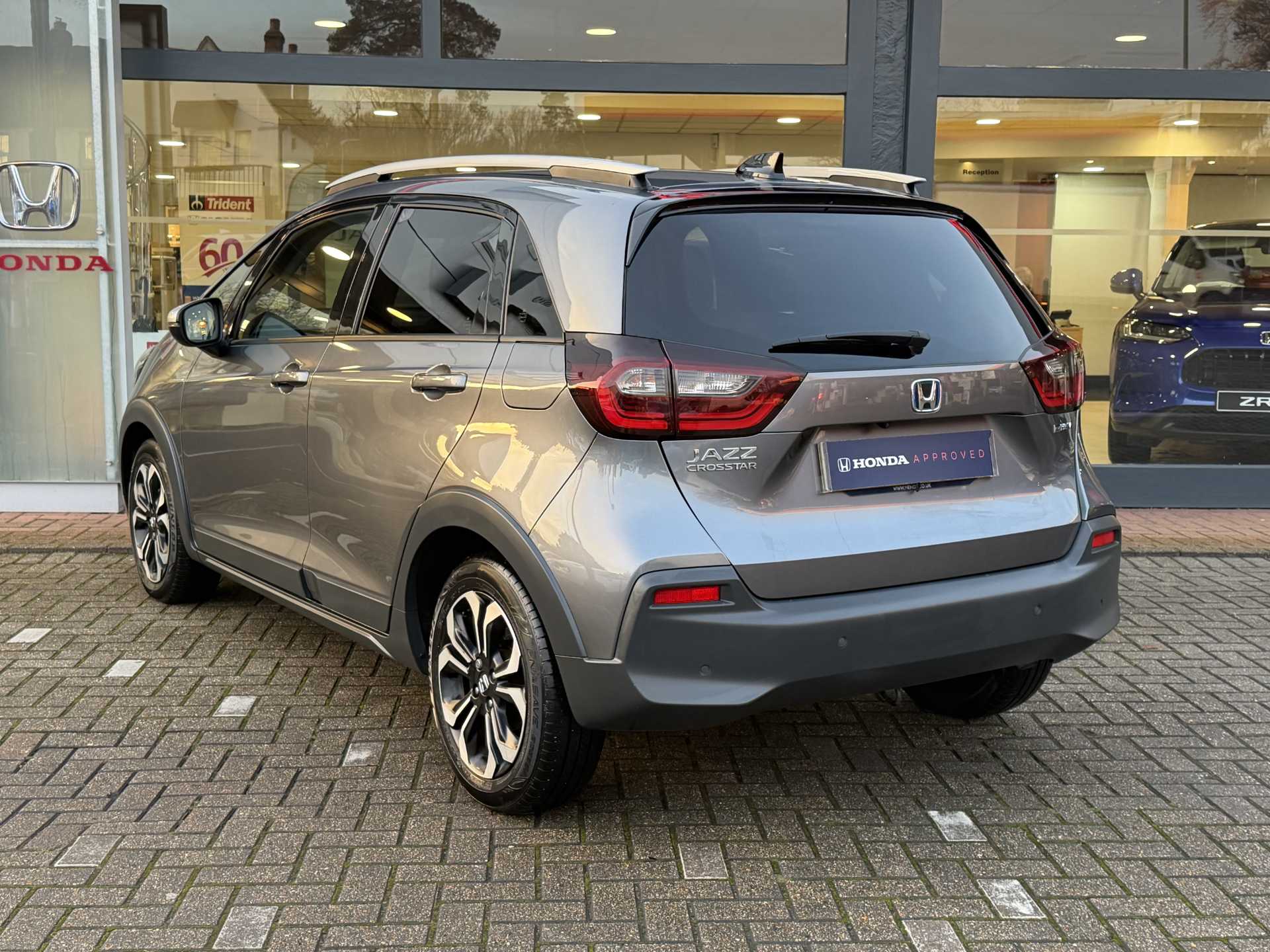 Honda Jazz 1.5 i-MMD Hybrid Crosstar EX 5dr eCVT - Image 3