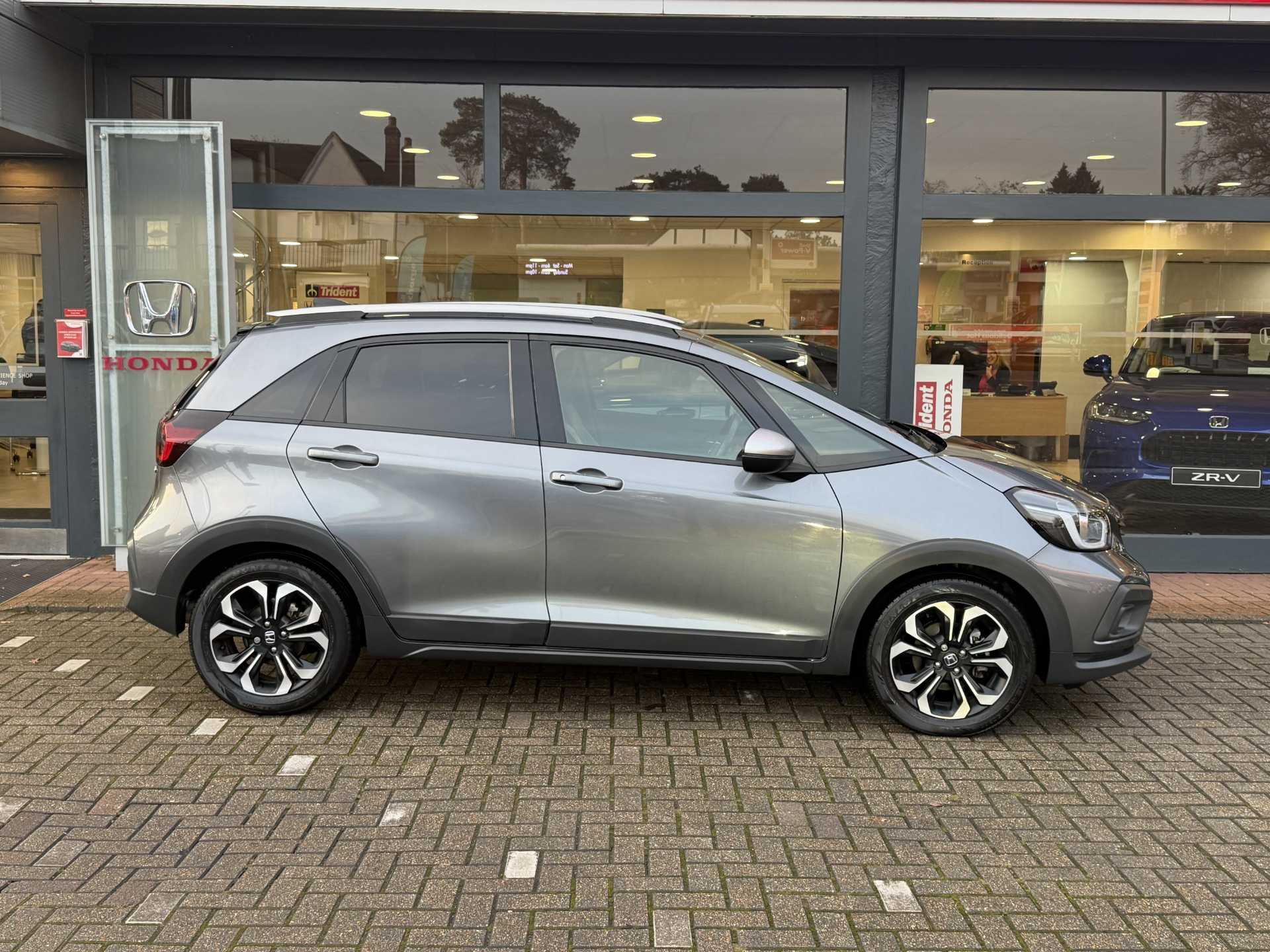 Honda Jazz 1.5 i-MMD Hybrid Crosstar EX 5dr eCVT - Image 5