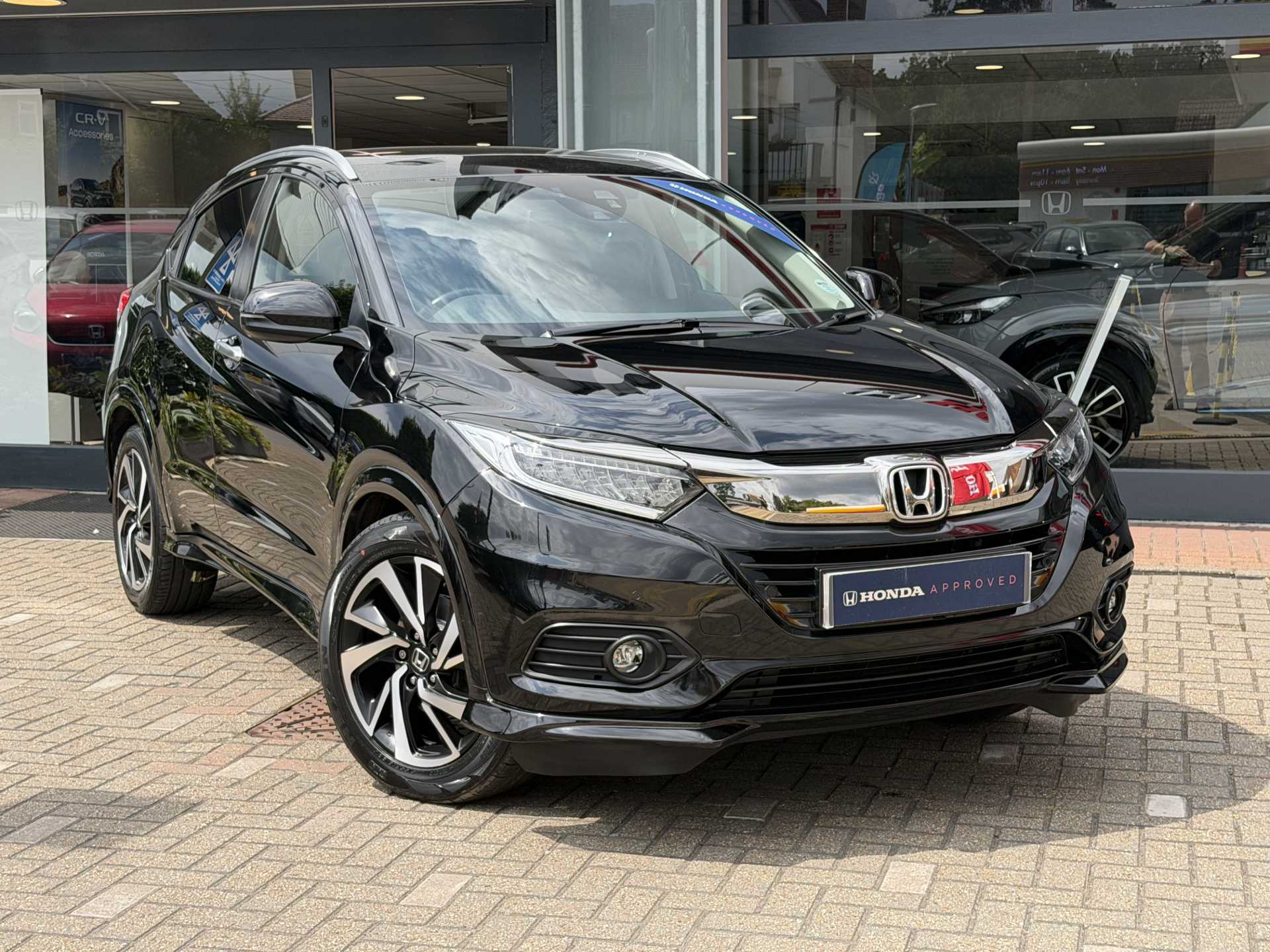 Honda HR-V 1.5 i-VTEC EX 5dr - Image 1