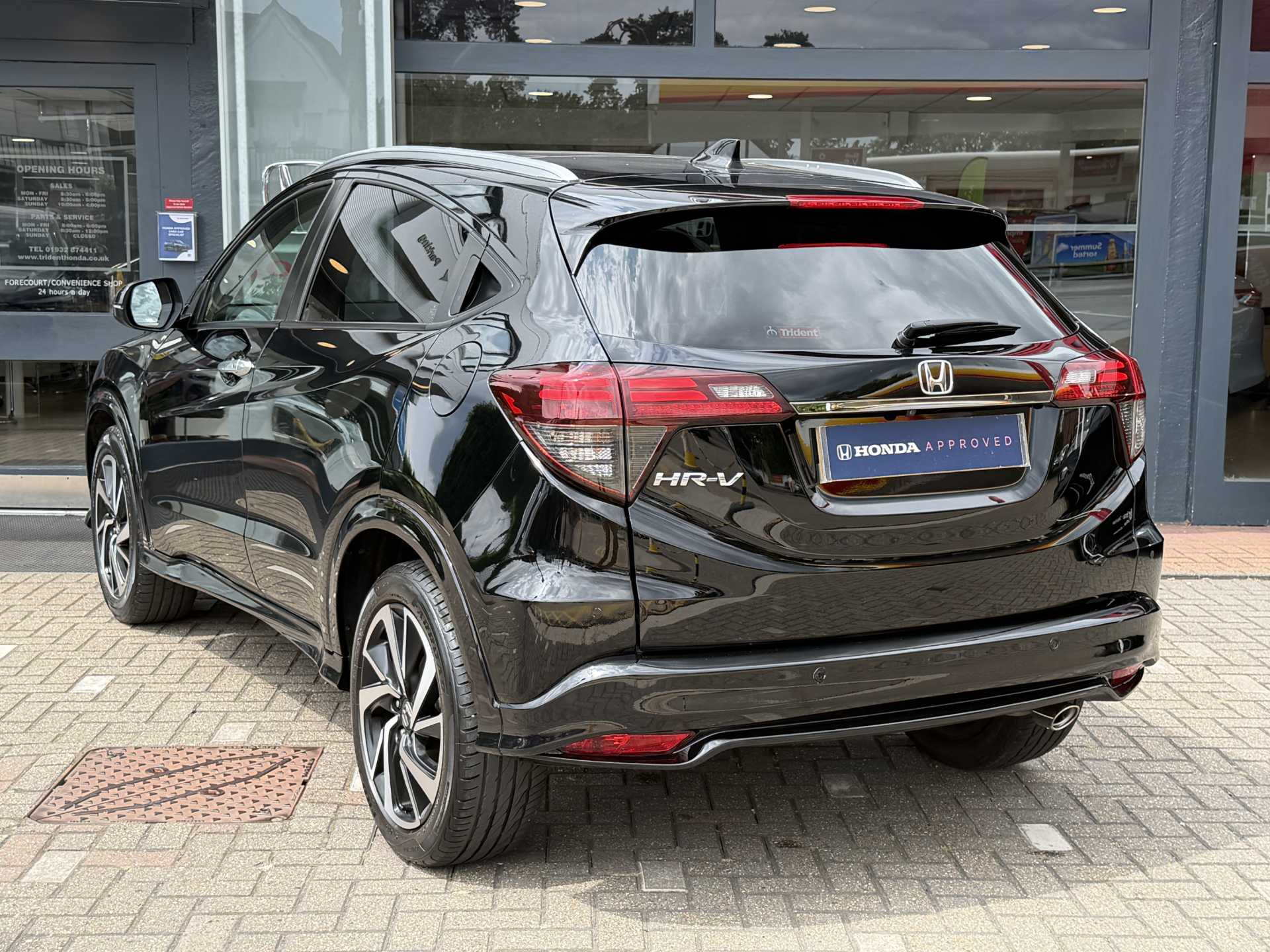 Honda HR-V 1.5 i-VTEC EX 5dr - Image 3