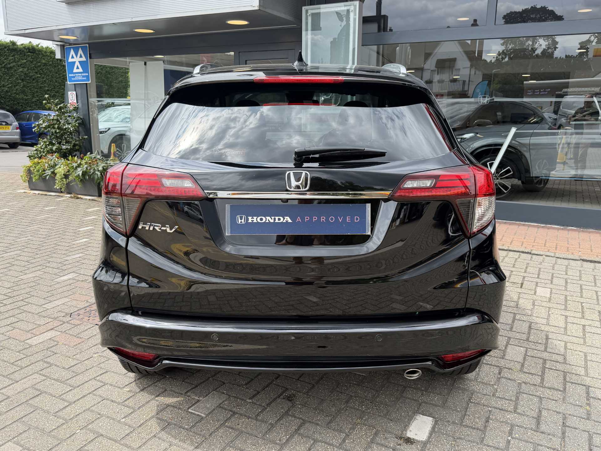 Honda HR-V 1.5 i-VTEC EX 5dr - Image 7