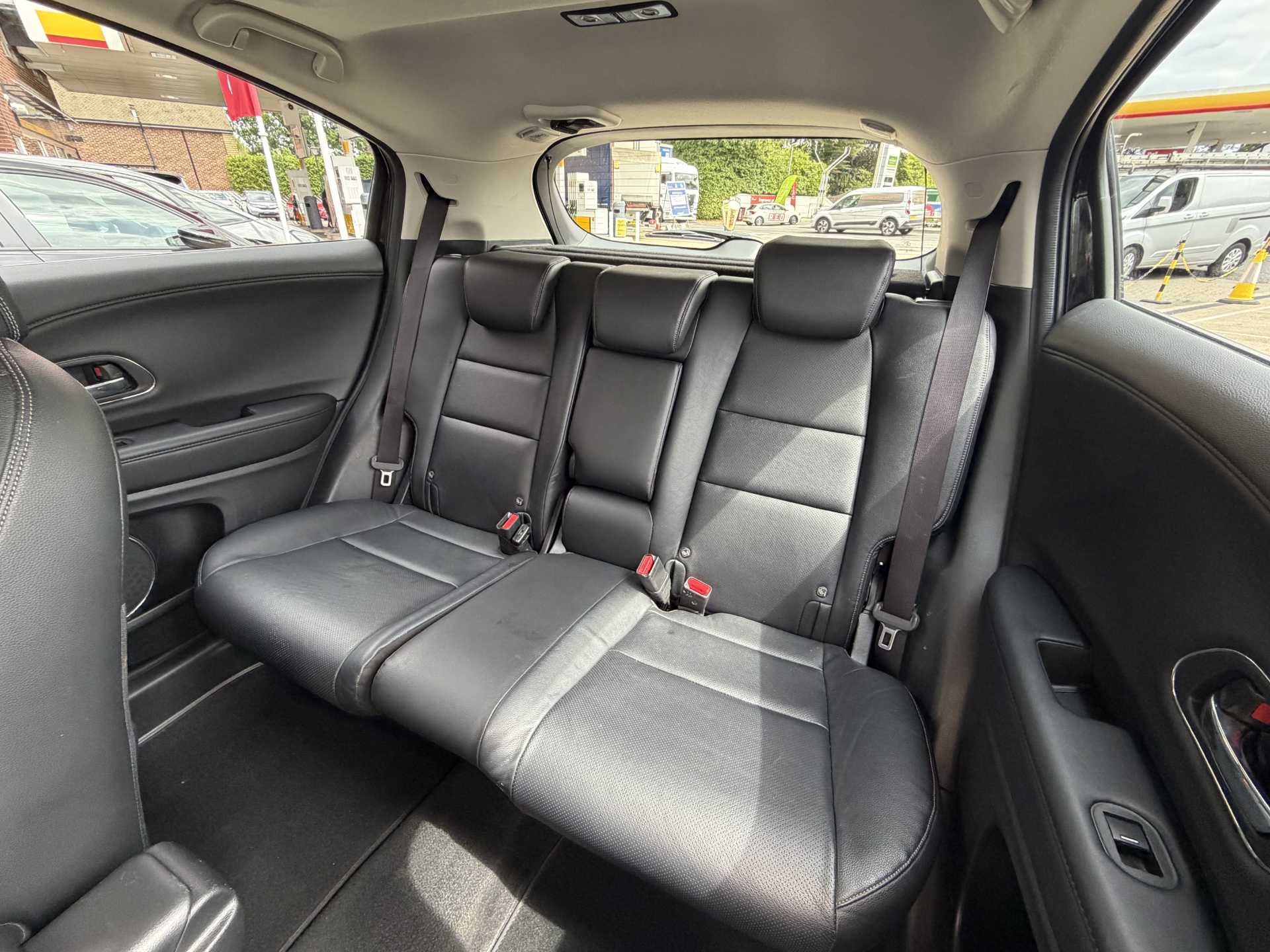 Honda HR-V 1.5 i-VTEC EX 5dr - Image 8