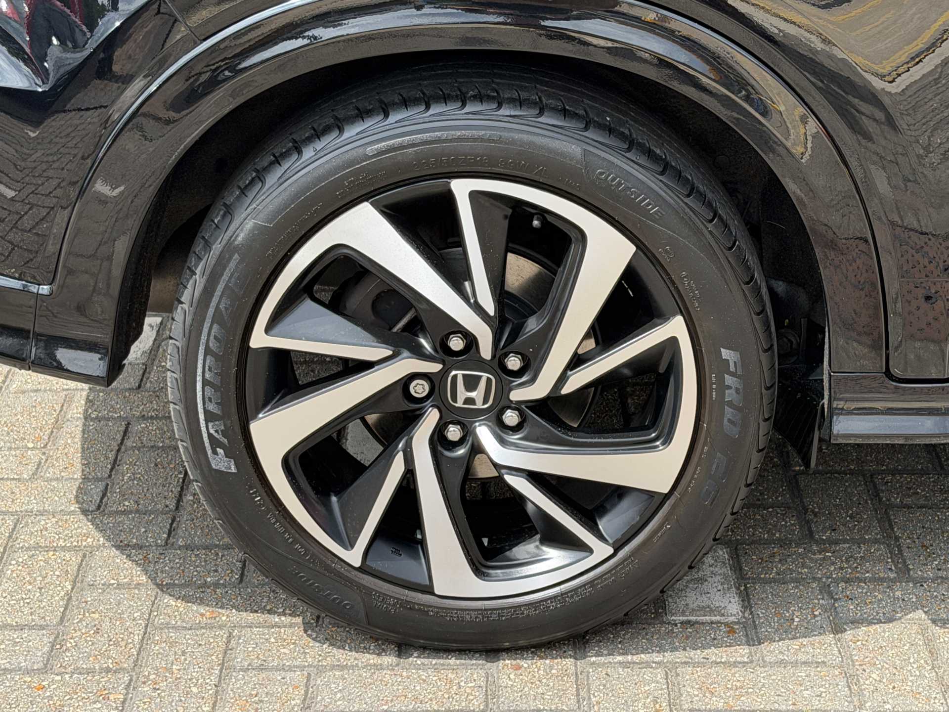 Honda HR-V 1.5 i-VTEC EX 5dr - Image 9