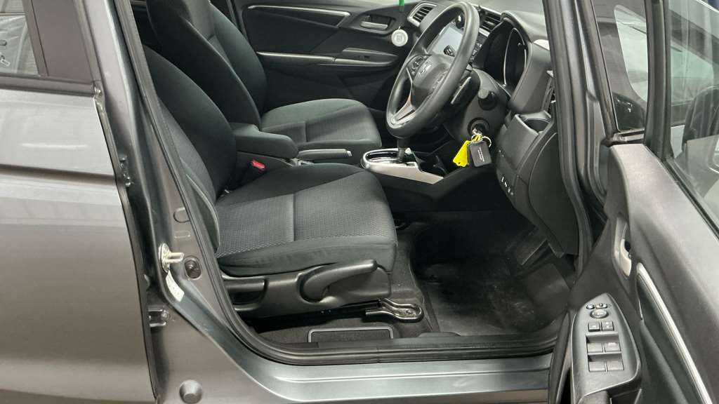 Honda Jazz 1.3 i-VTEC SE 5dr CVT - Image 2
