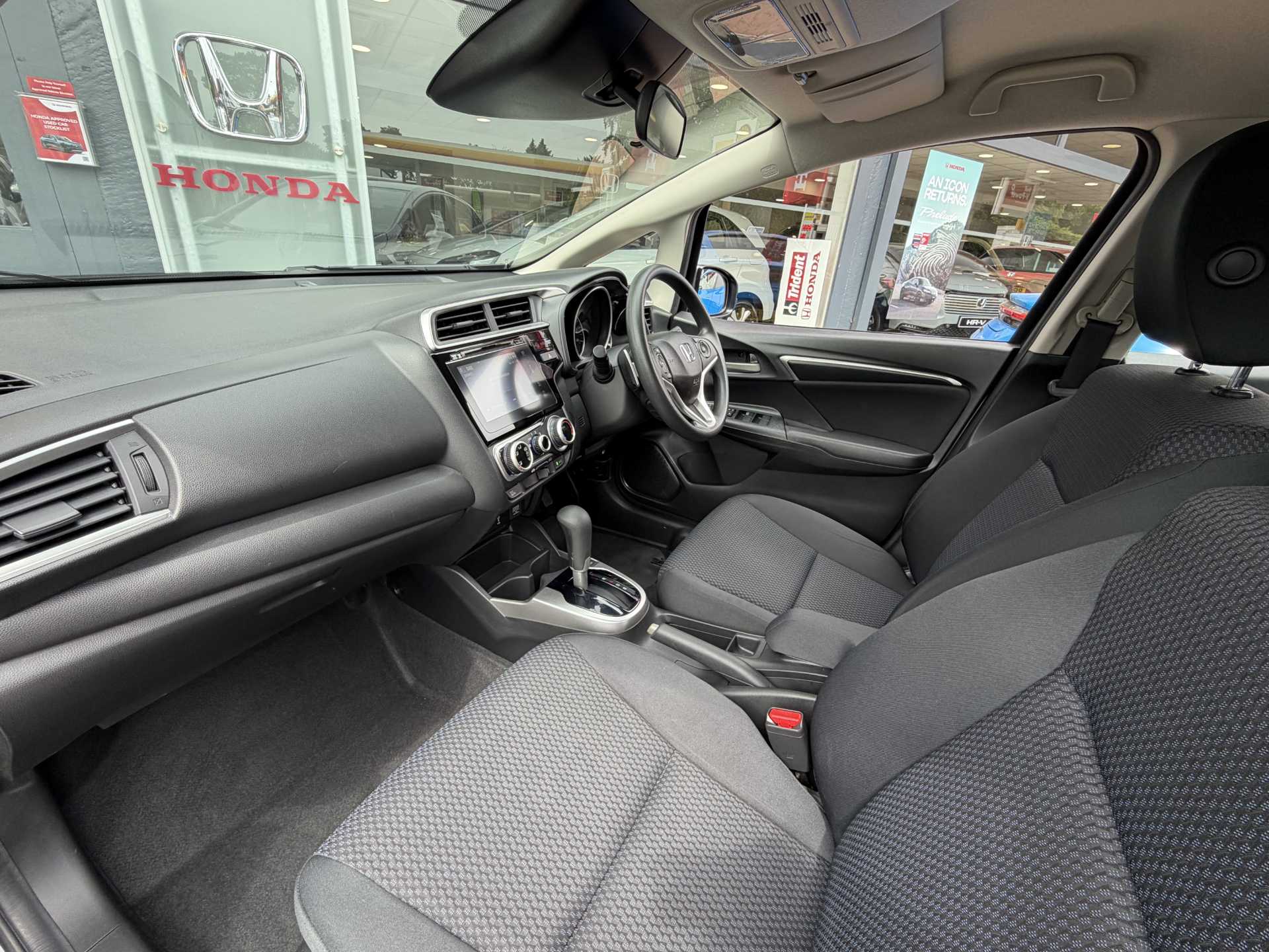 Honda Jazz 1.3 i-VTEC SE 5dr CVT - Image 2
