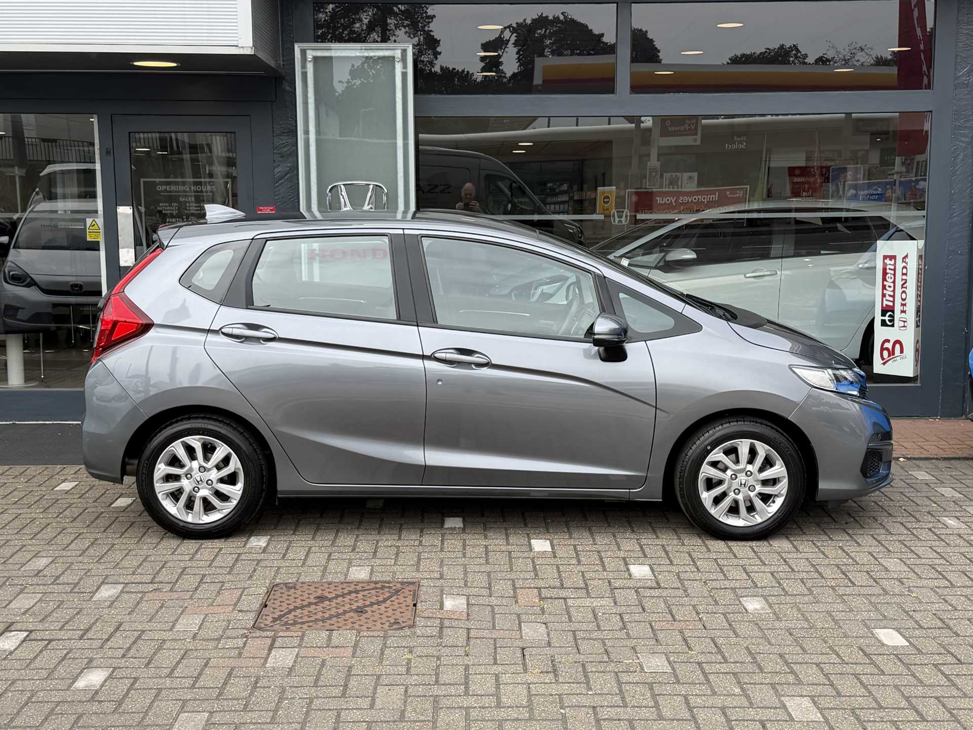 Honda Jazz 1.3 i-VTEC SE 5dr CVT - Image 5