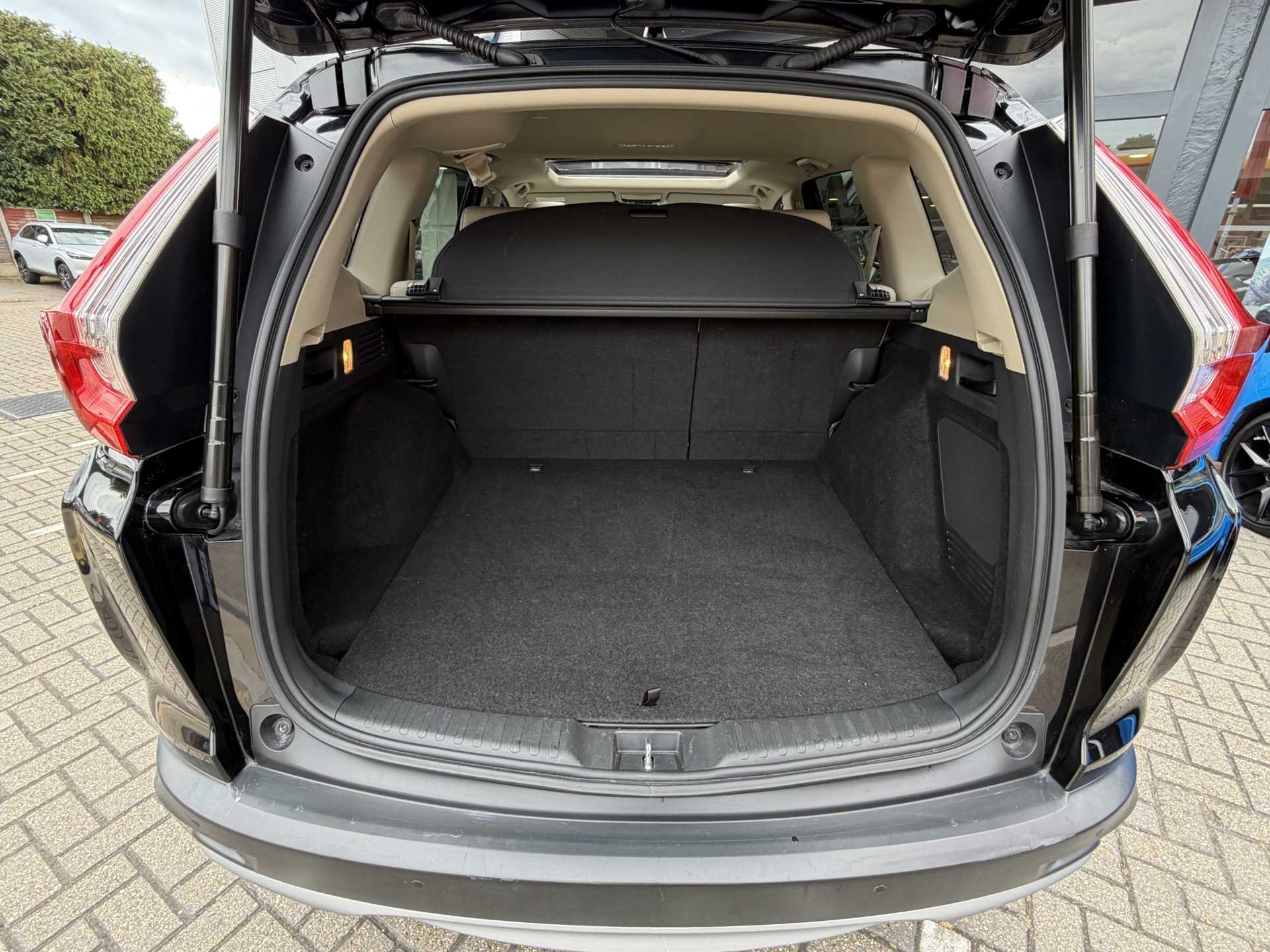 Honda CR-V 2.0 i-MMD Hybrid EX 5dr eCVT — image 13