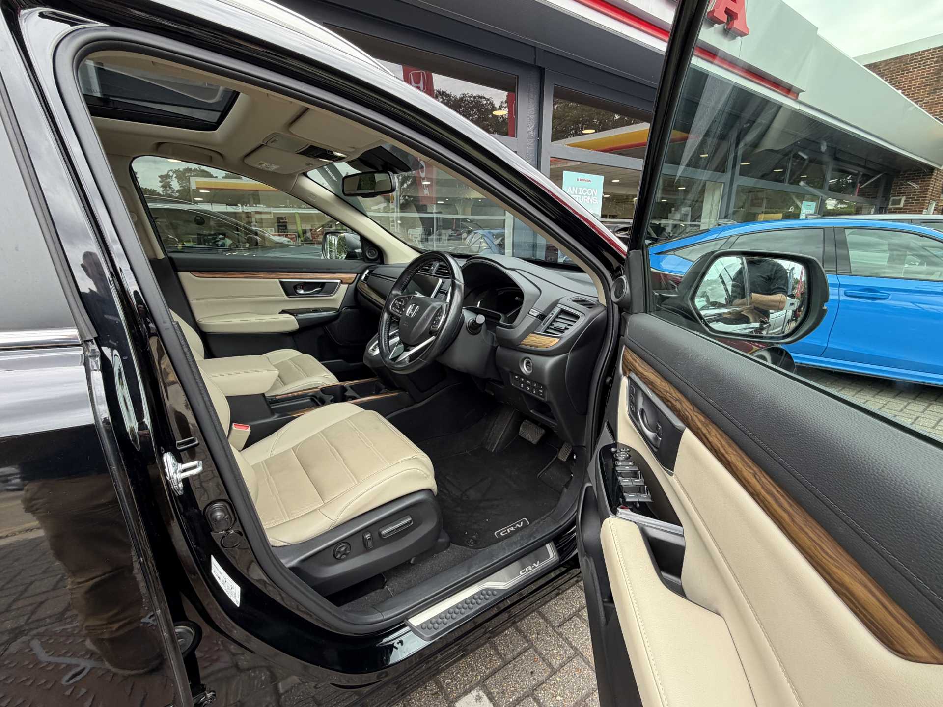 Honda CR-V 2.0 i-MMD Hybrid EX 5dr eCVT - Image 15