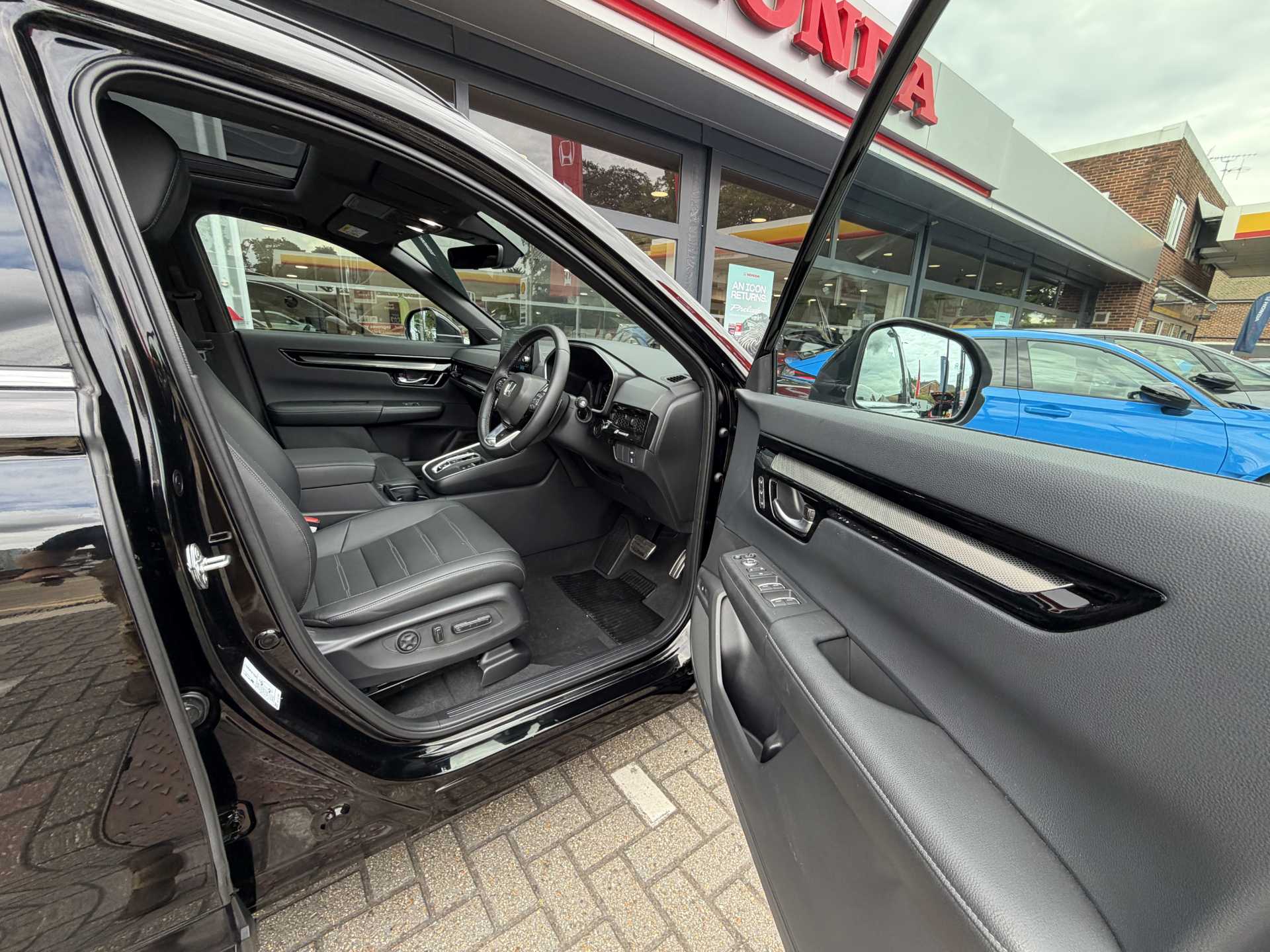 Honda CR-V 2.0 ePHEV Advance Tech 5dr eCVT — image 15