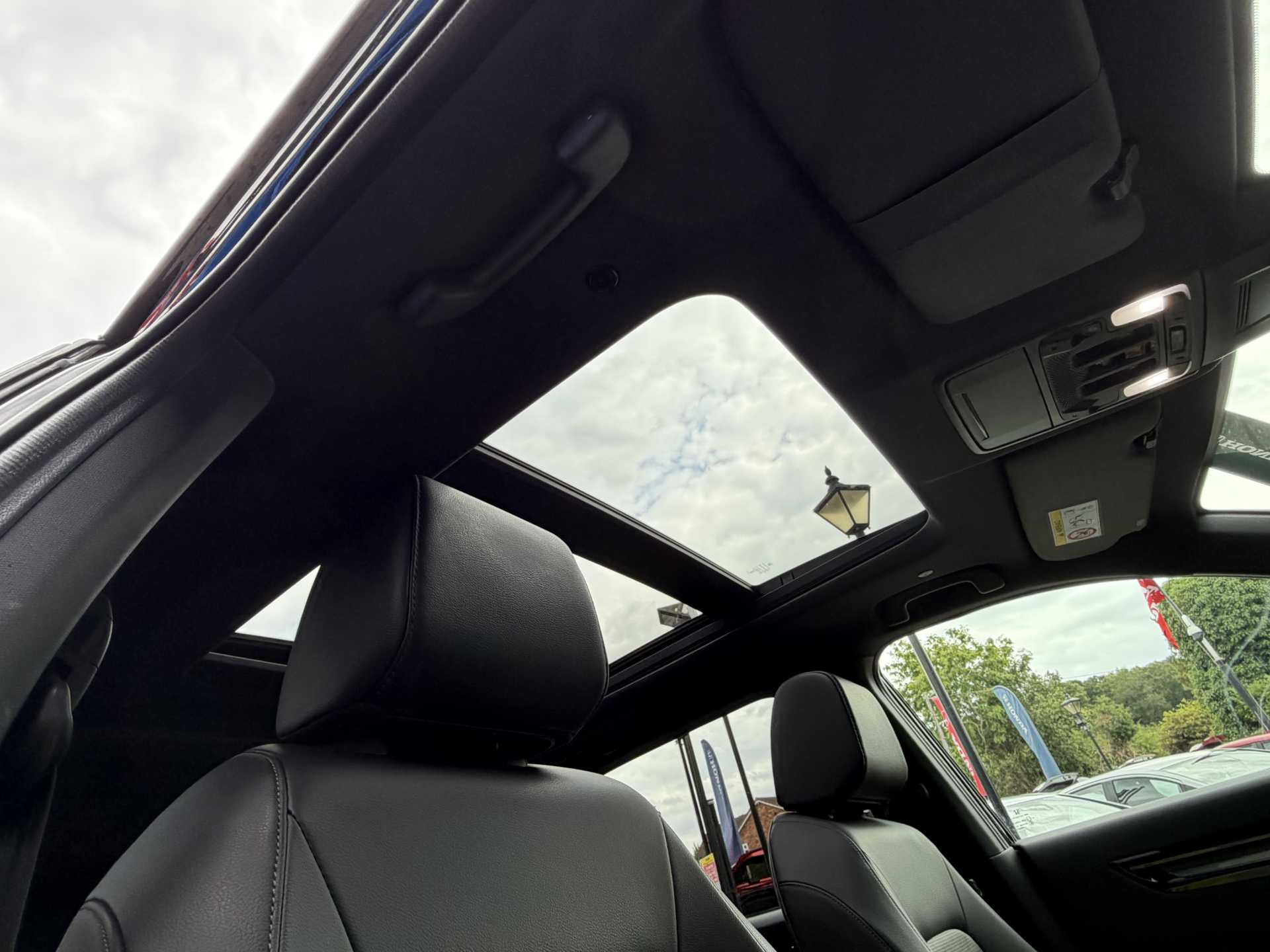 Honda CR-V 2.0 ePHEV Advance Tech 5dr eCVT — image 18