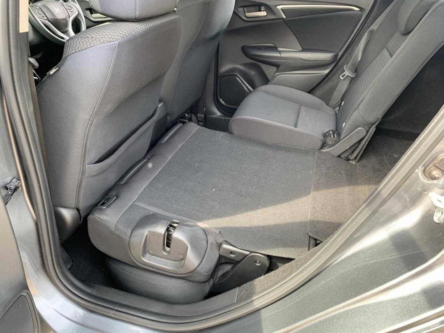 Honda JAZZ 1.3 i-VTEC SE 5dr CVT - Image 19