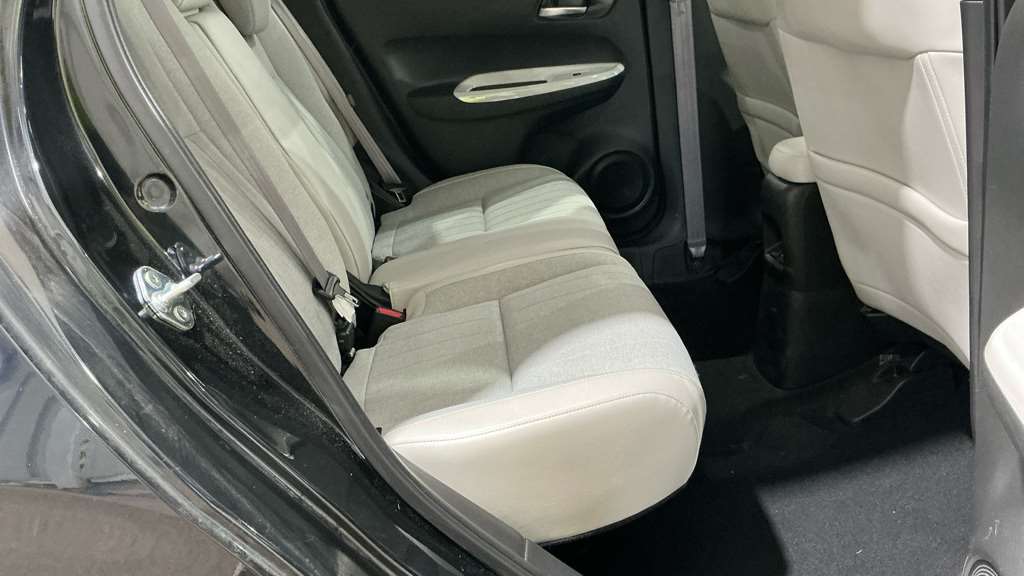 Honda Jazz 1.5 i-MMD Hybrid EX 5dr eCVT - Image 8