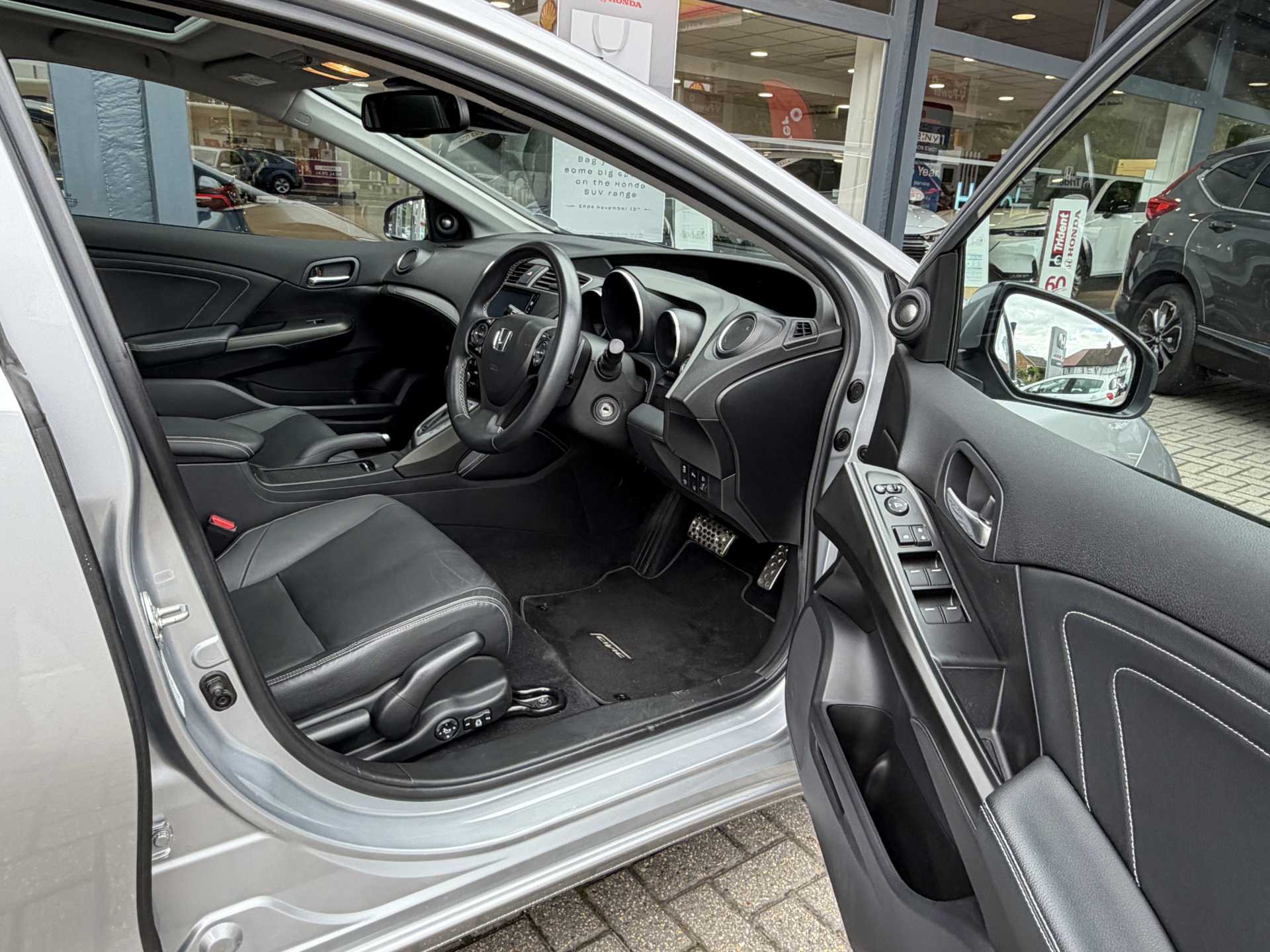 Honda Civic 1.8 i-VTEC SR 5dr Auto [DASP] - Image 15