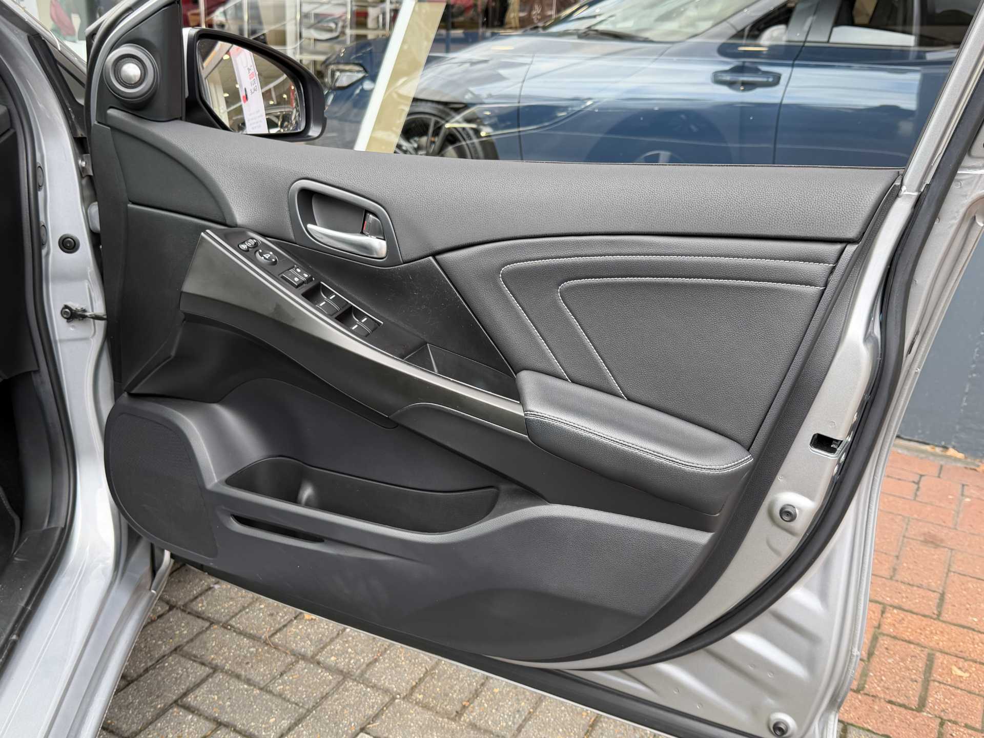 Honda Civic 1.8 i-VTEC SR 5dr Auto [DASP] - Image 17