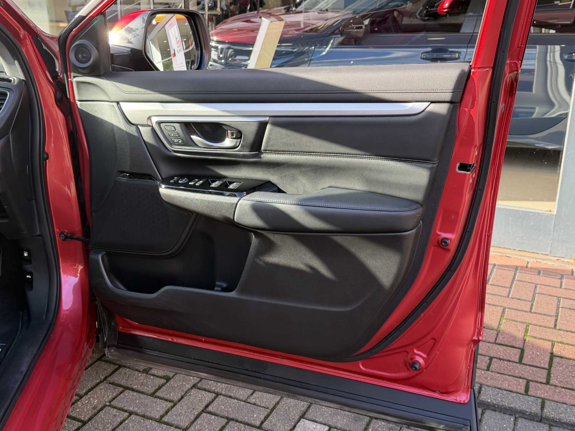 Honda CR-V 2.0 i-MMD Hybrid EX 5dr eCVT - Image 17