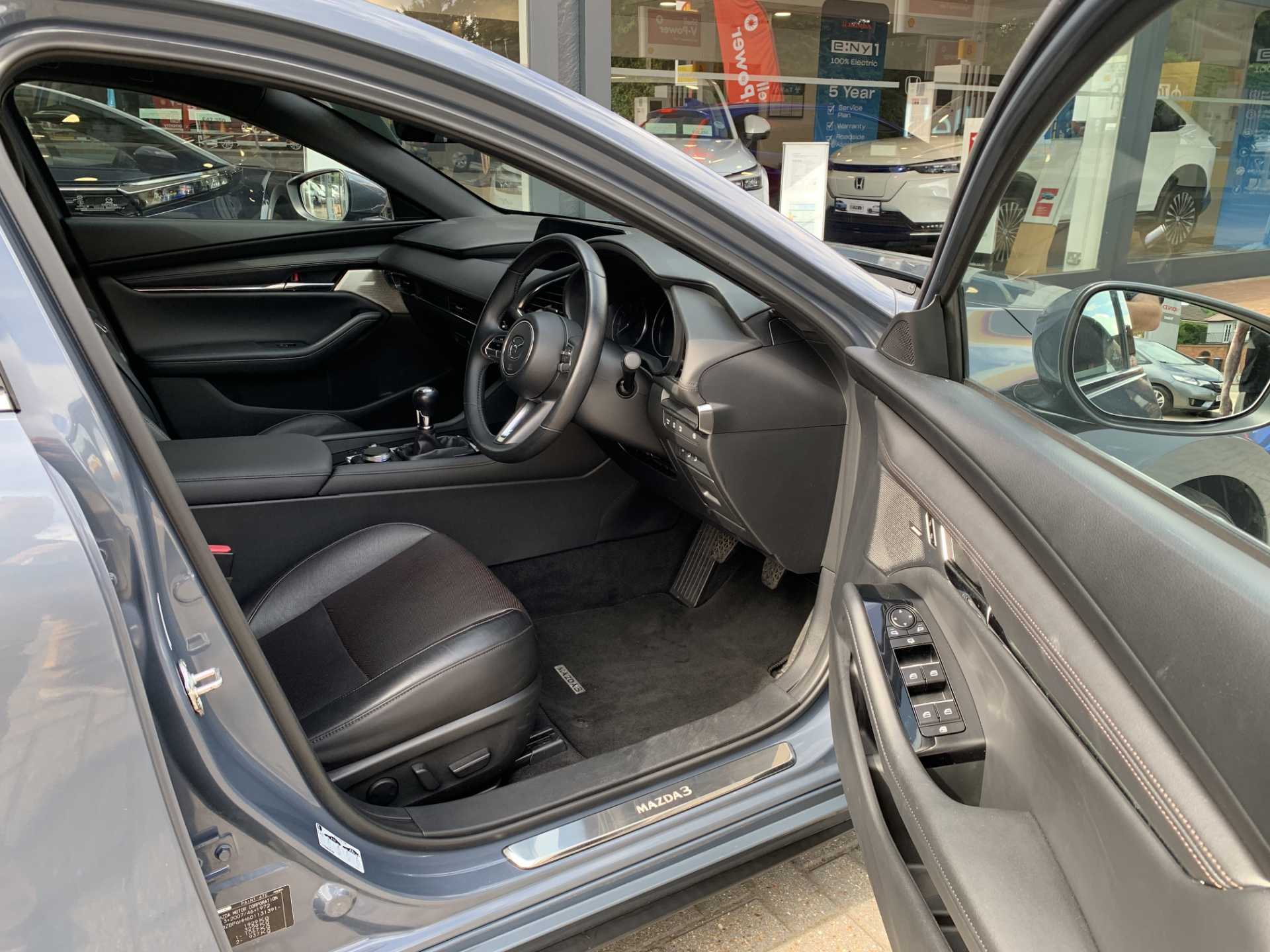 Mazda 3 2.0 Skyactiv X MHEV GT Sport 5dr - Image 15
