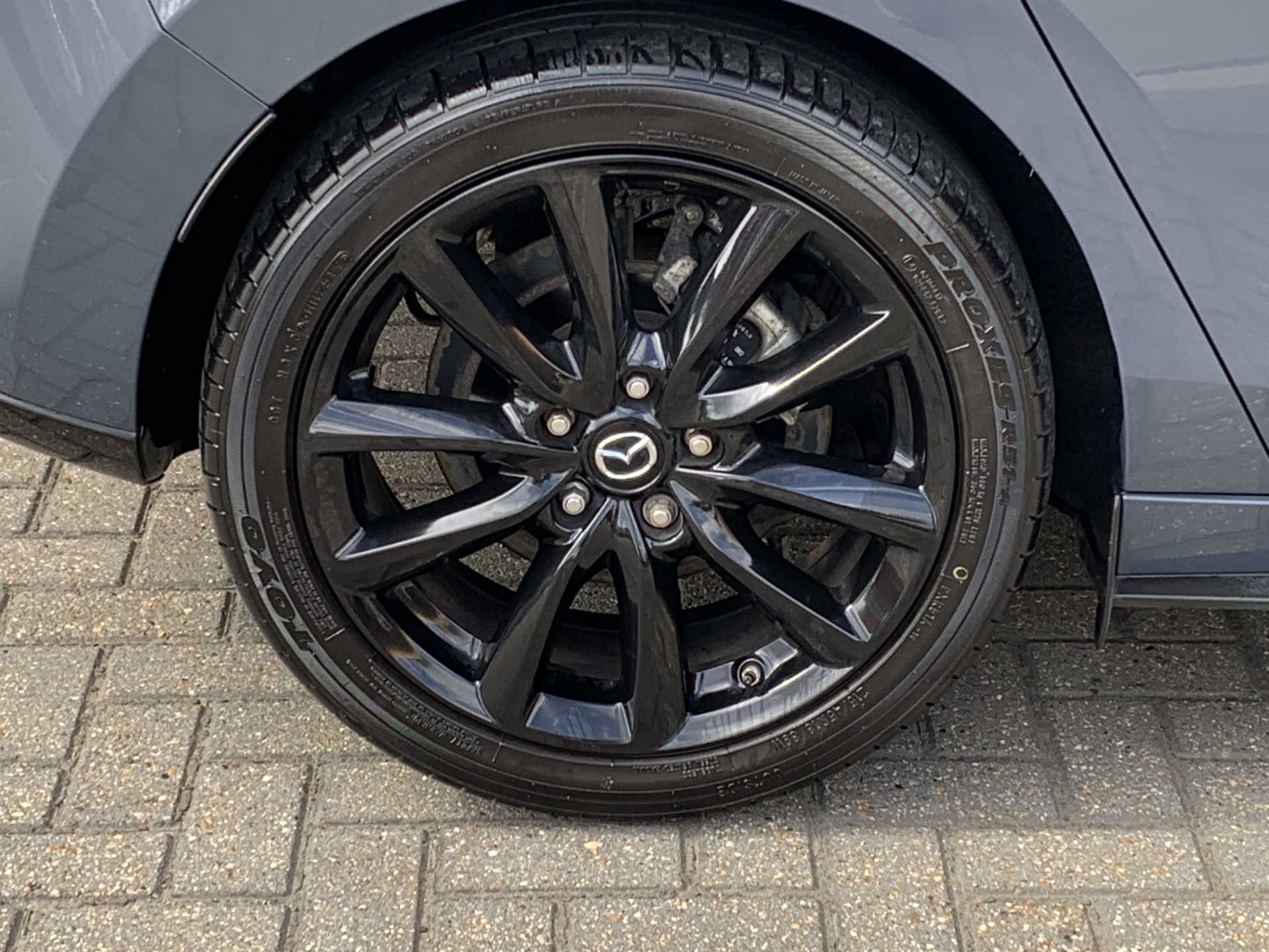 Mazda 3 2.0 Skyactiv X MHEV GT Sport 5dr - Image 9