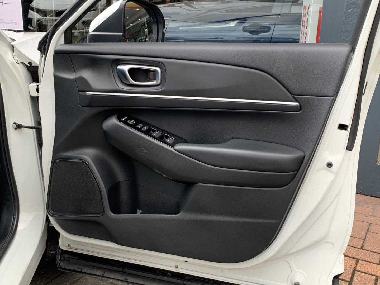 Honda HR-V 1.5 eHEV Advance 5dr CVT - Image 17