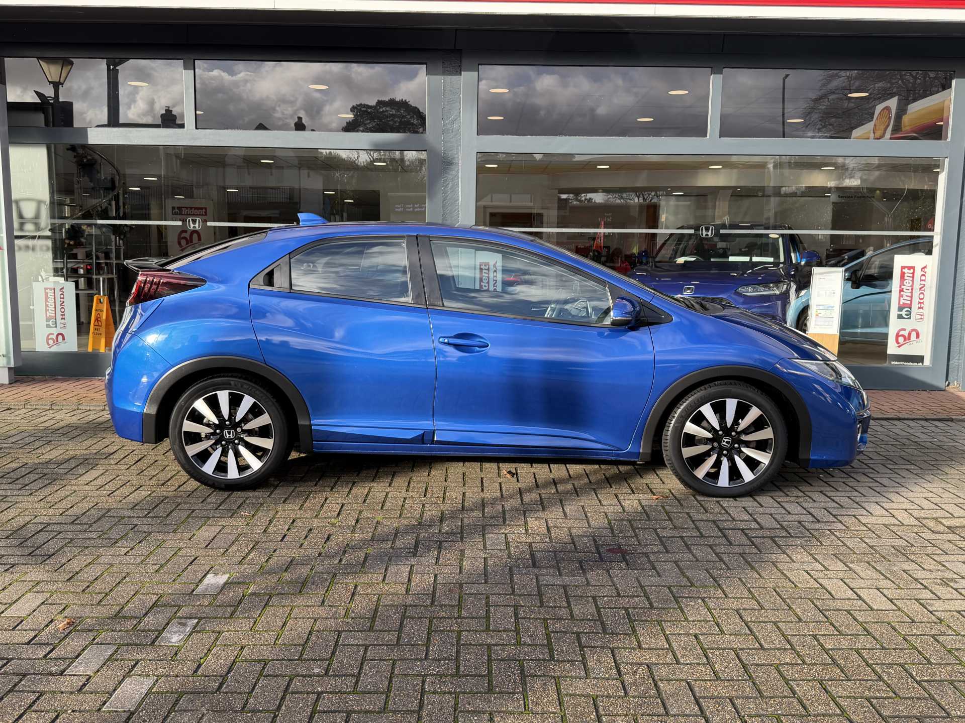 Honda Civic 1.8 i-VTEC SE Plus 5dr [Nav] - Image 5
