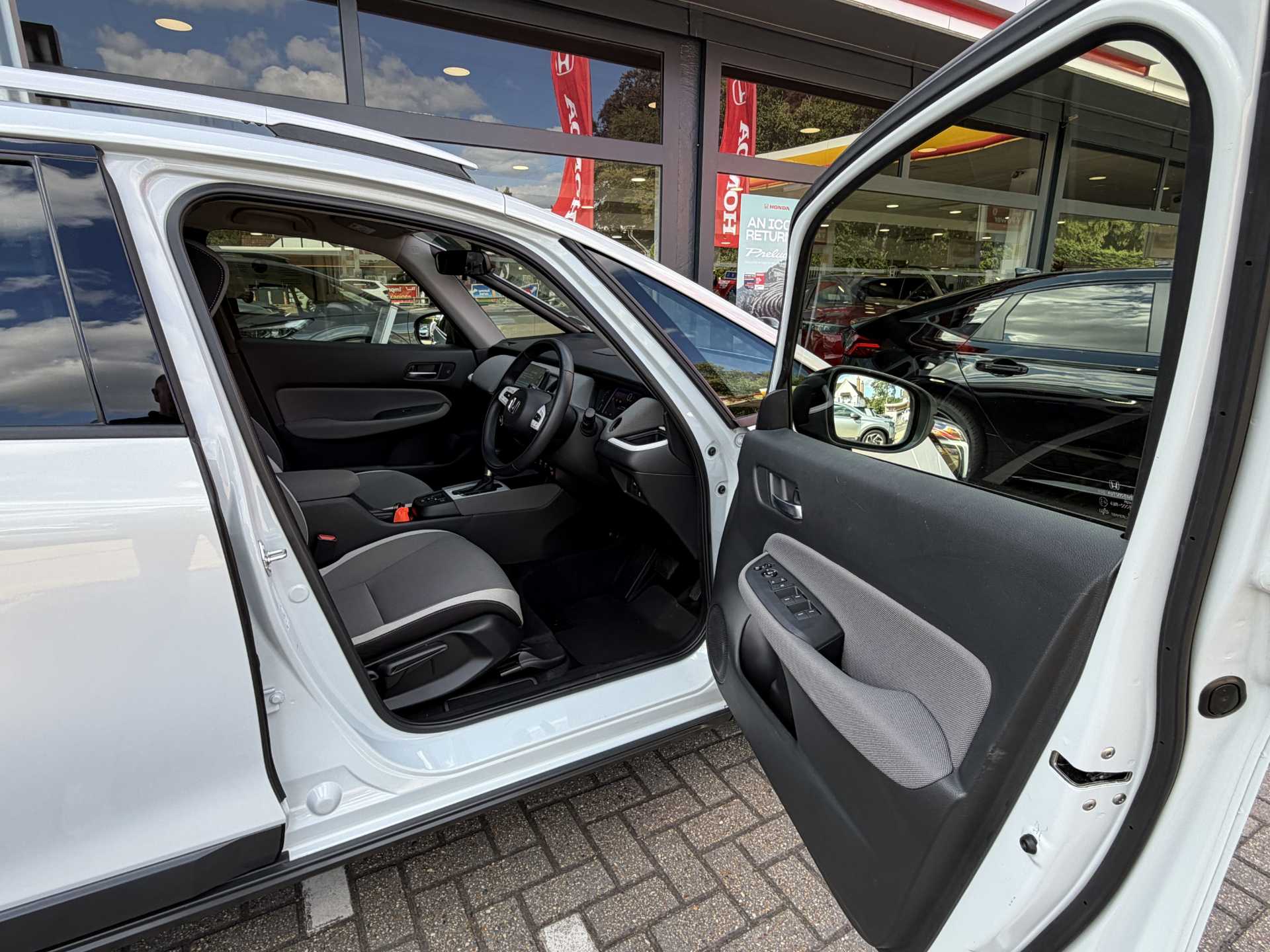 Honda Jazz 1.5 i-MMD Hybrid Crosstar EX 5dr eCVT - Image 15