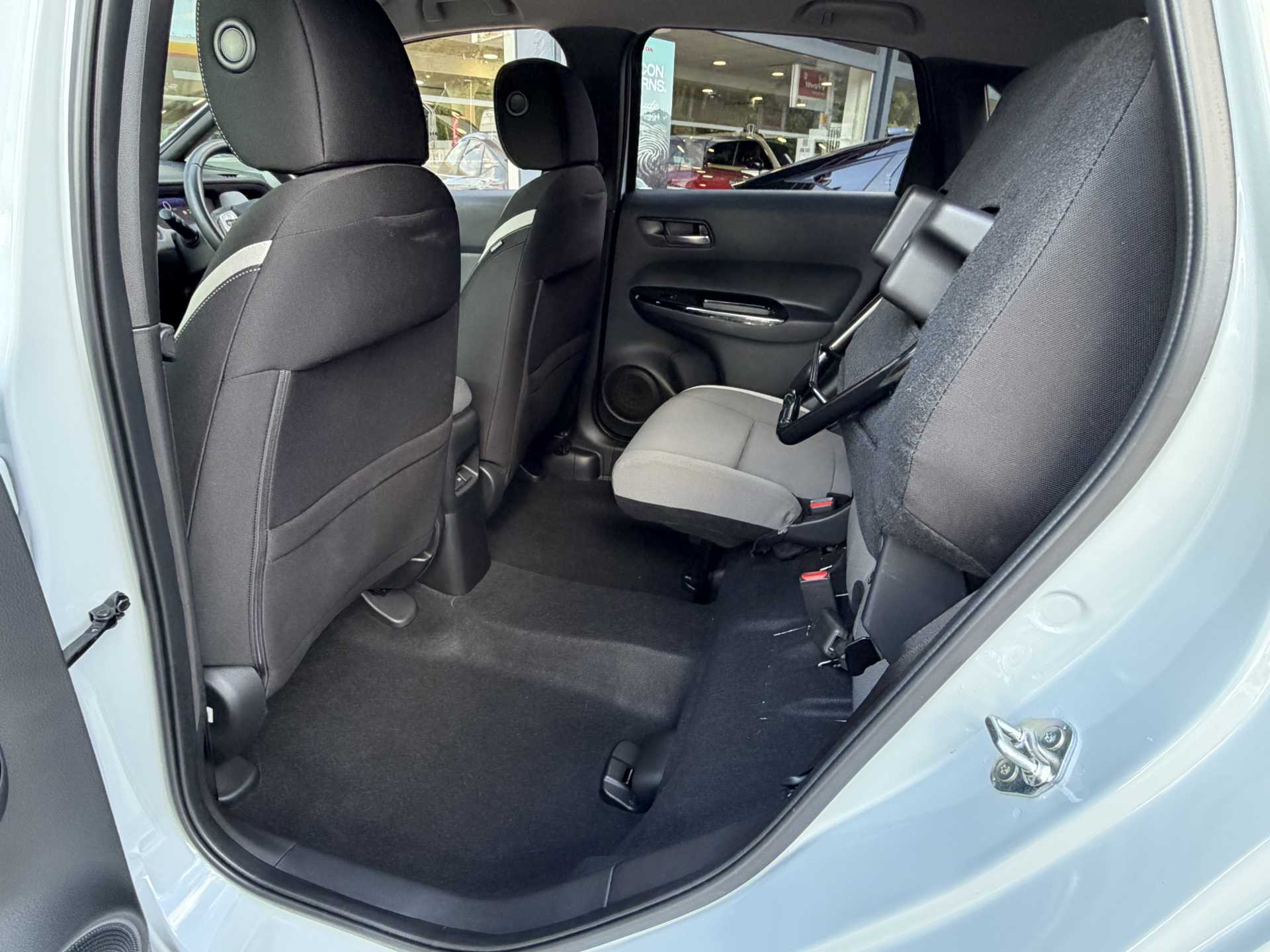 Honda Jazz 1.5 i-MMD Hybrid Crosstar EX 5dr eCVT - Image 18