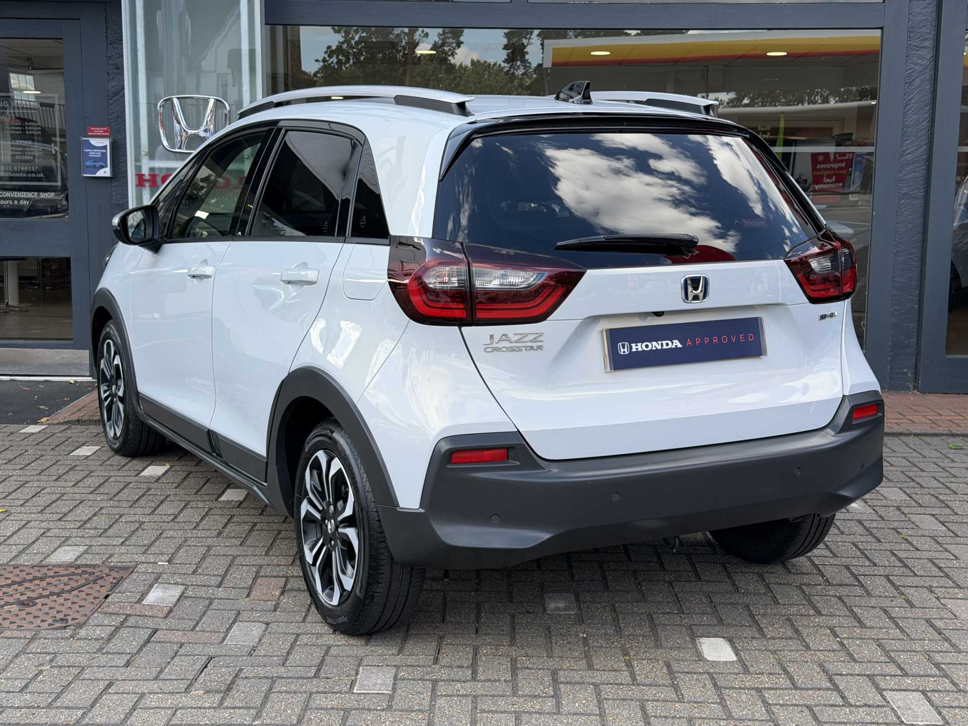 Honda Jazz 1.5 i-MMD Hybrid Crosstar EX 5dr eCVT — image 3