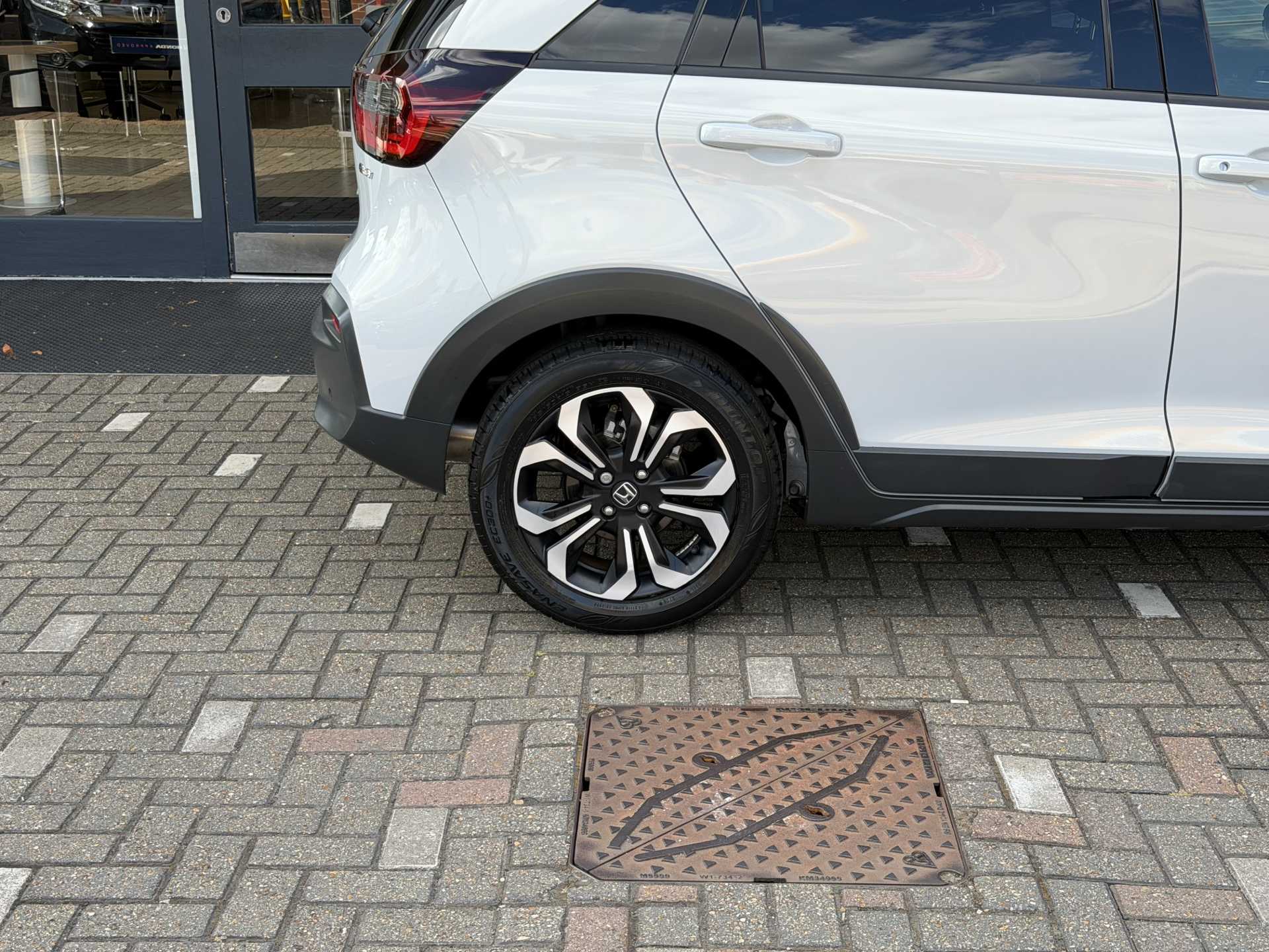 Honda Jazz 1.5 i-MMD Hybrid Crosstar EX 5dr eCVT — image 9