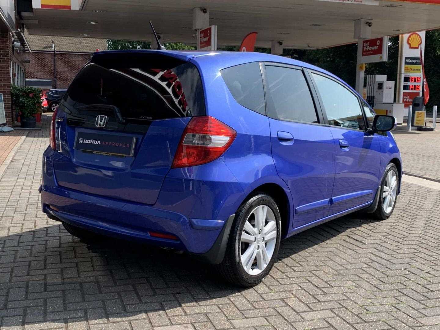Honda JAZZ 1.4 i-VTEC EX 5dr CVT - Image 12