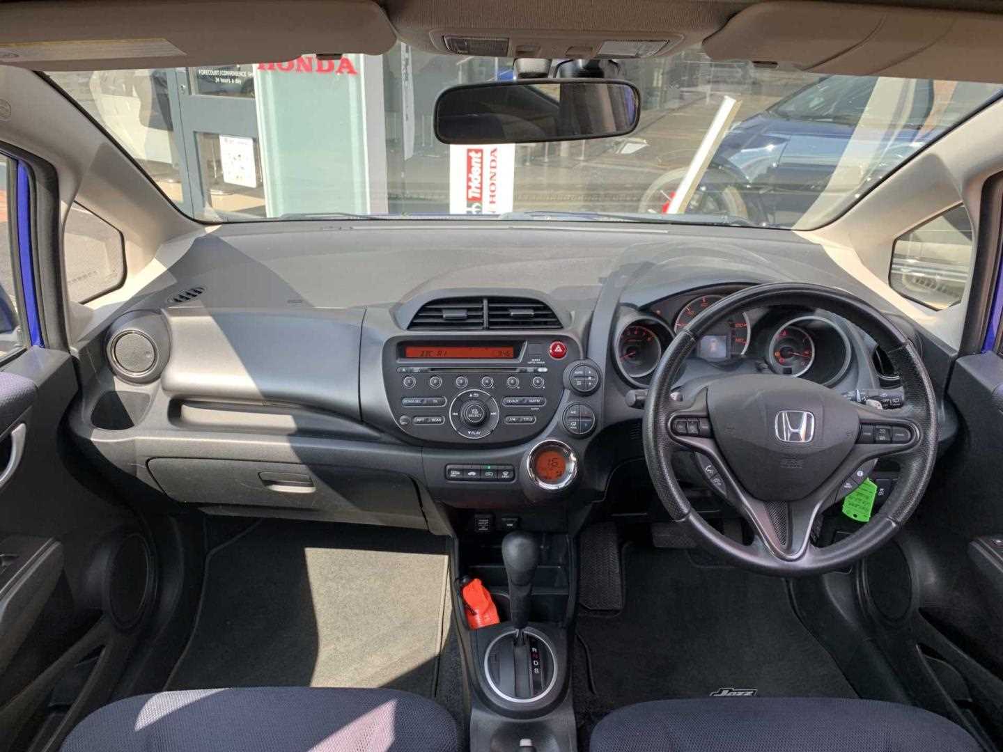 Honda JAZZ 1.4 i-VTEC EX 5dr CVT - Image 4