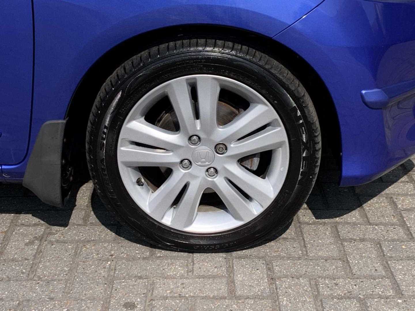 Honda JAZZ 1.4 i-VTEC EX 5dr CVT - Image 9