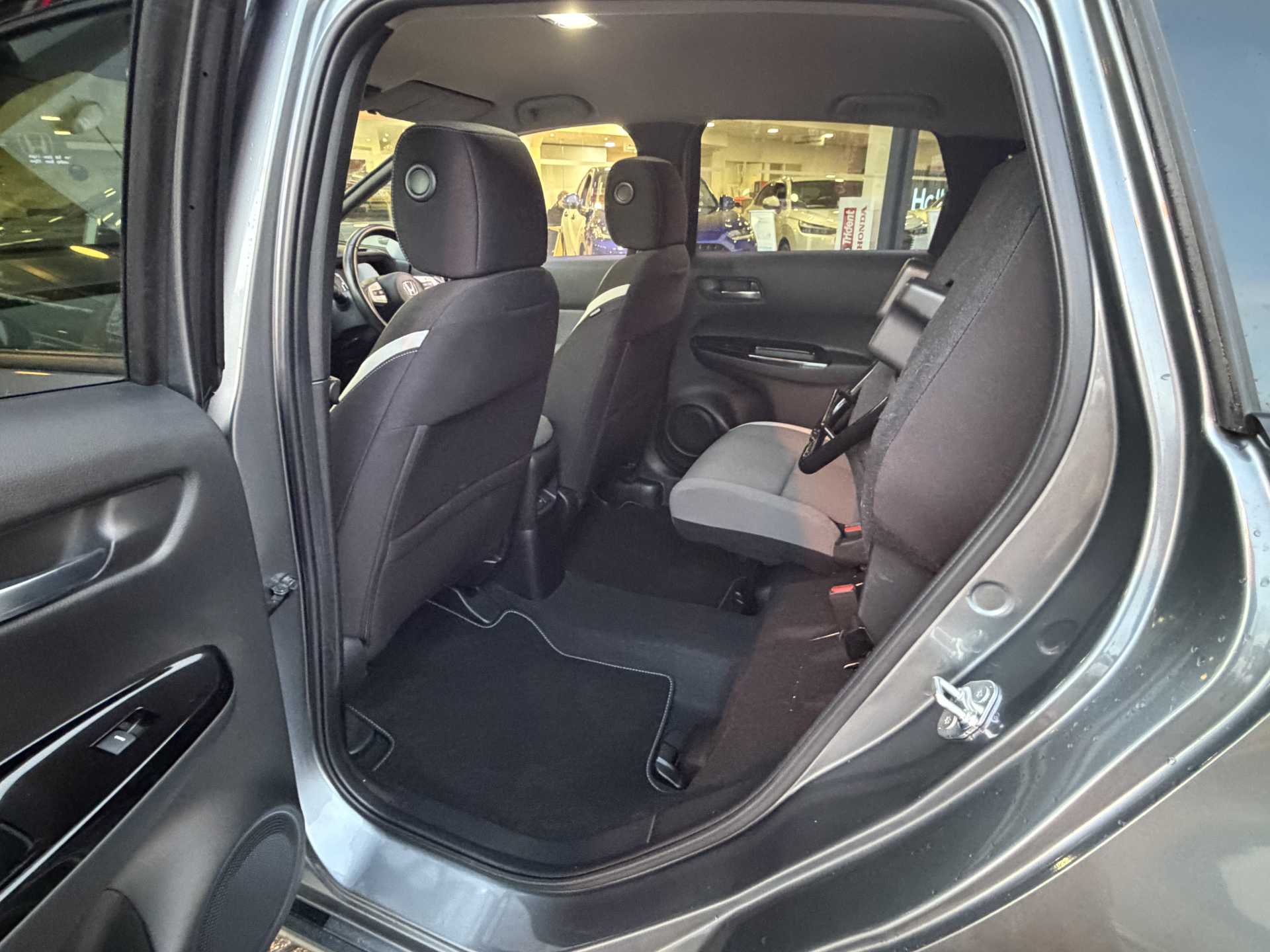 Honda Jazz 1.5 i-MMD Hybrid Crosstar EX 5dr eCVT - Image 18