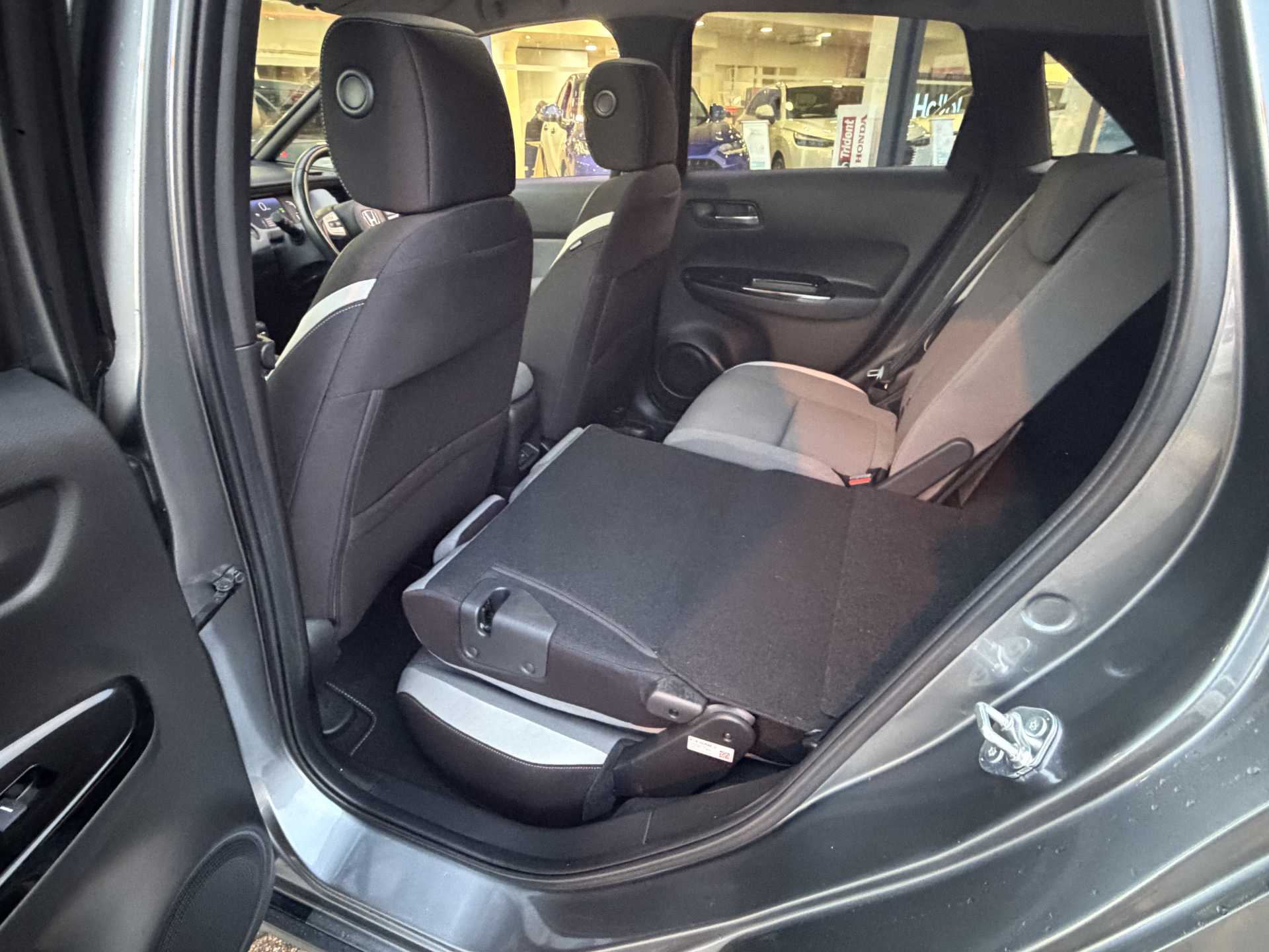 Honda Jazz 1.5 i-MMD Hybrid Crosstar EX 5dr eCVT - Image 19