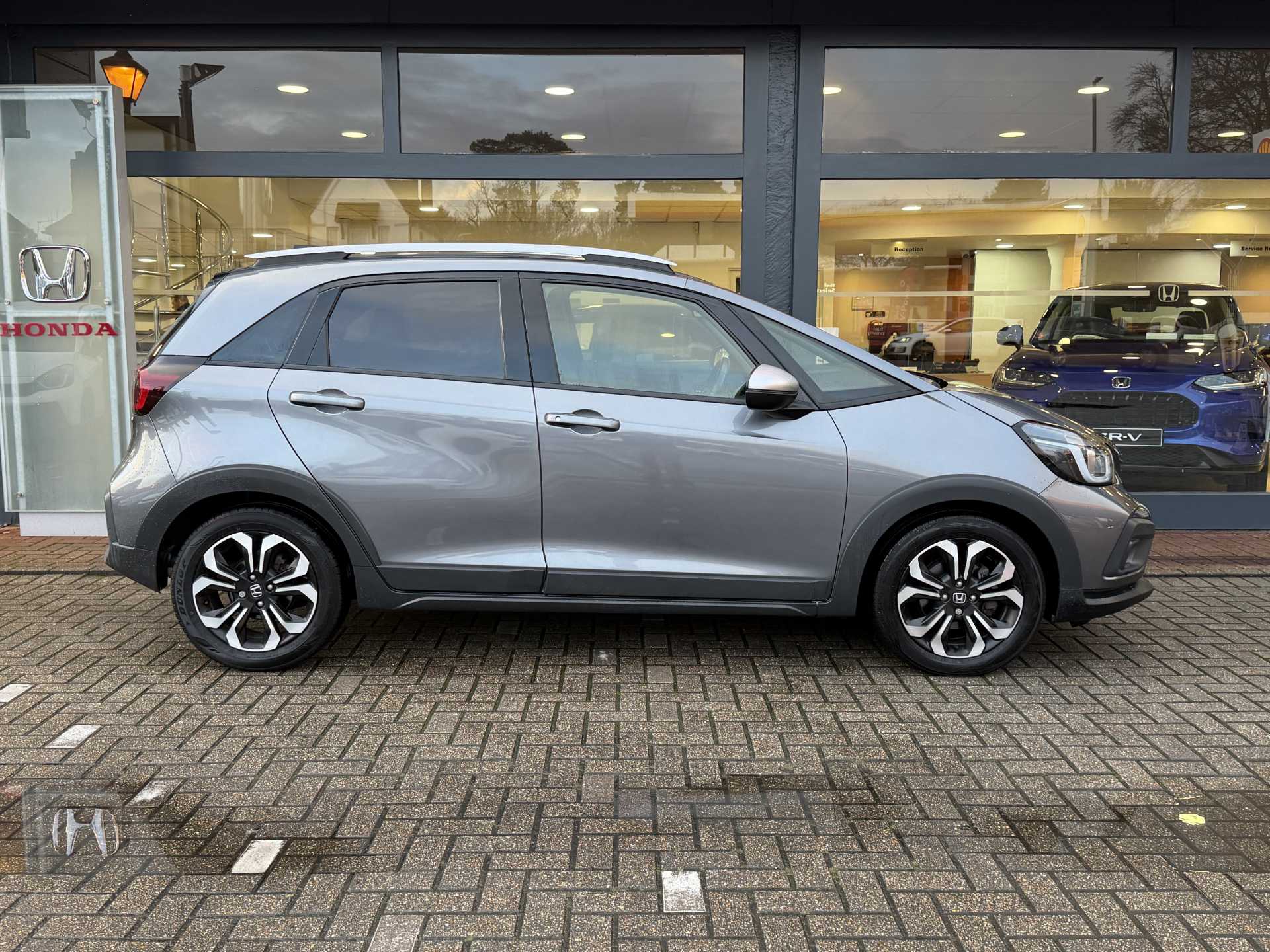 Honda Jazz 1.5 i-MMD Hybrid Crosstar EX 5dr eCVT - Image 5