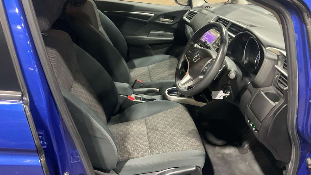 Honda Jazz 1.3 SE 5dr CVT - Image 2