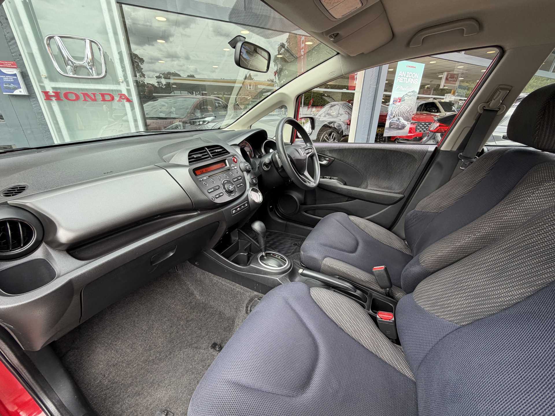 Honda Jazz 1.4 i-VTEC ES 5dr CVT — image 2