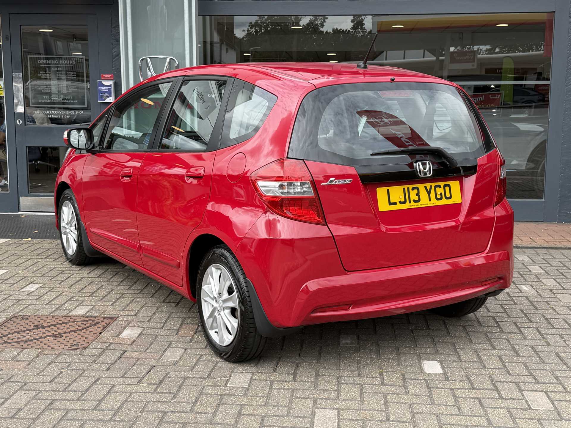 Honda Jazz 1.4 i-VTEC ES 5dr CVT — image 3