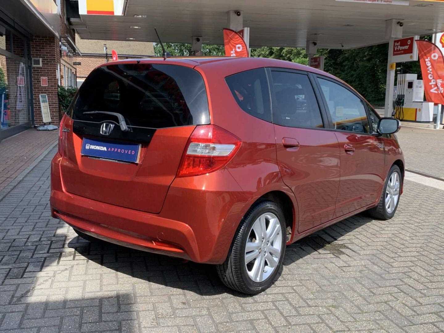 Honda JAZZ 1.4 i-VTEC ES Plus 5dr CVT - Image 12