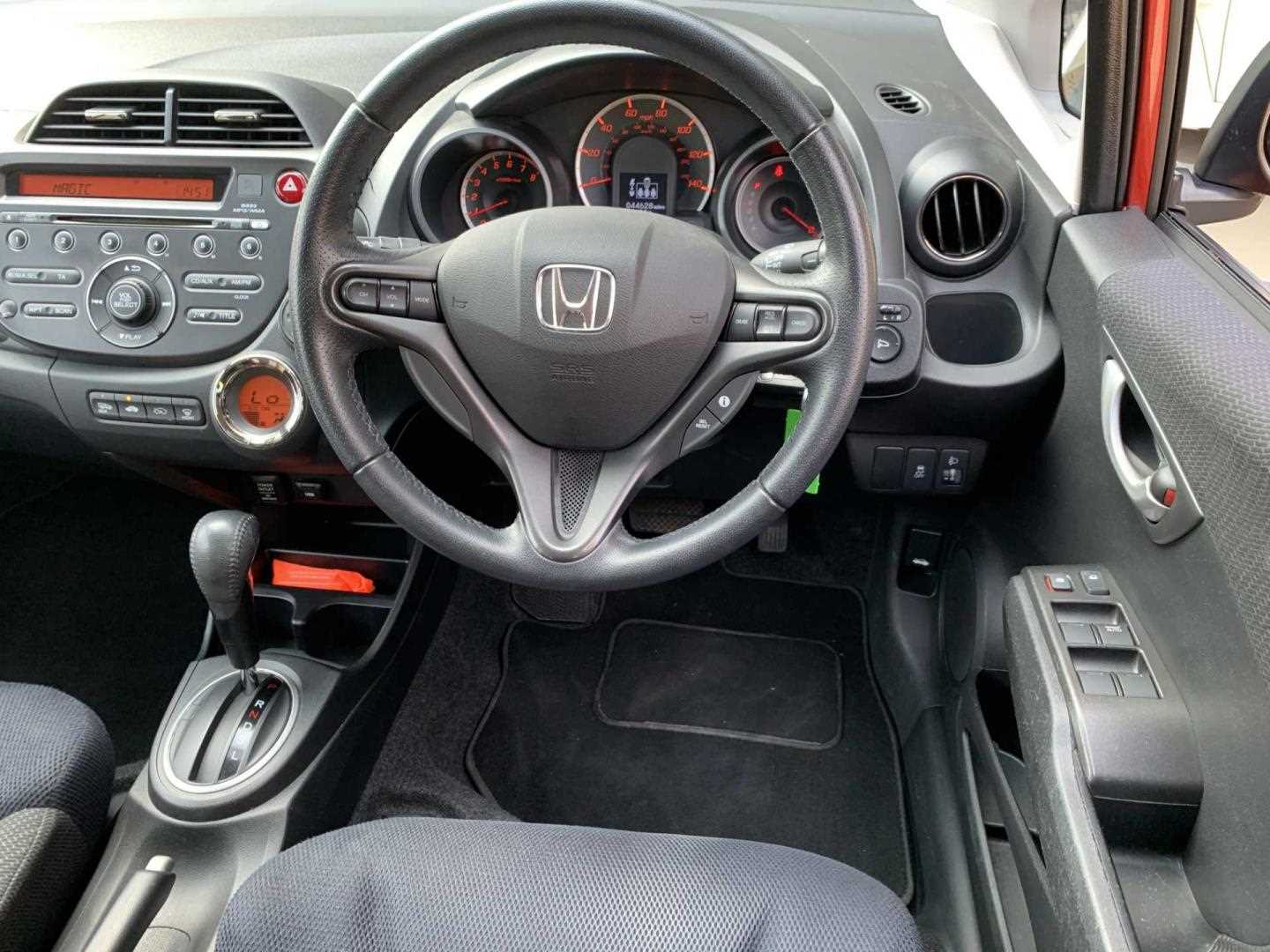 Honda JAZZ 1.4 i-VTEC ES Plus 5dr CVT - Image 16