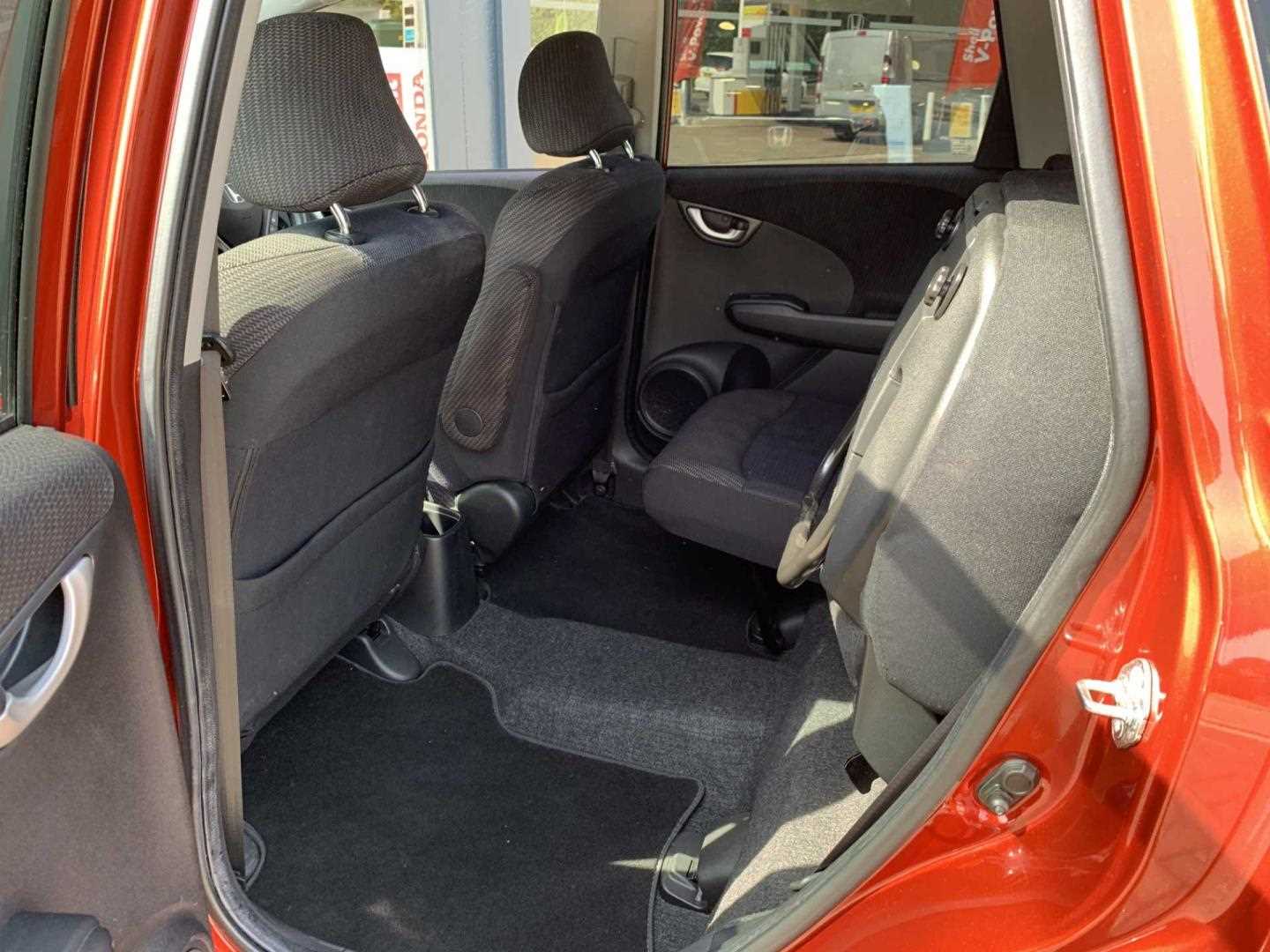 Honda JAZZ 1.4 i-VTEC ES Plus 5dr CVT - Image 18