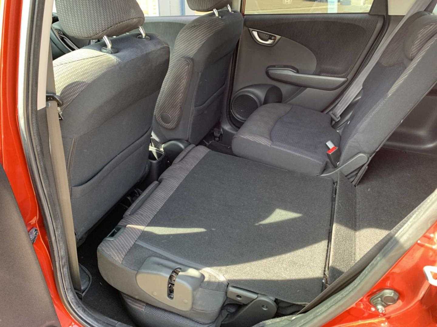 Honda JAZZ 1.4 i-VTEC ES Plus 5dr CVT - Image 19