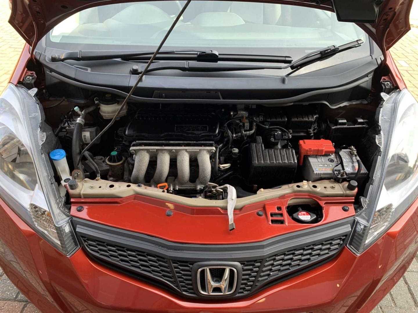 Honda JAZZ 1.4 i-VTEC ES Plus 5dr CVT - Image 20
