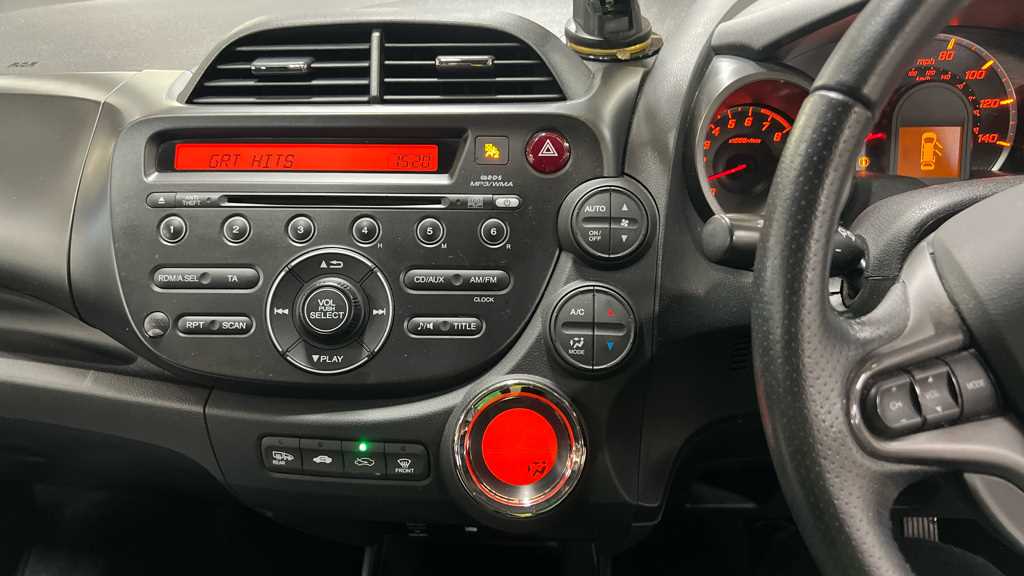 Honda JAZZ 1.4 i-VTEC ES Plus 5dr CVT - Image 4