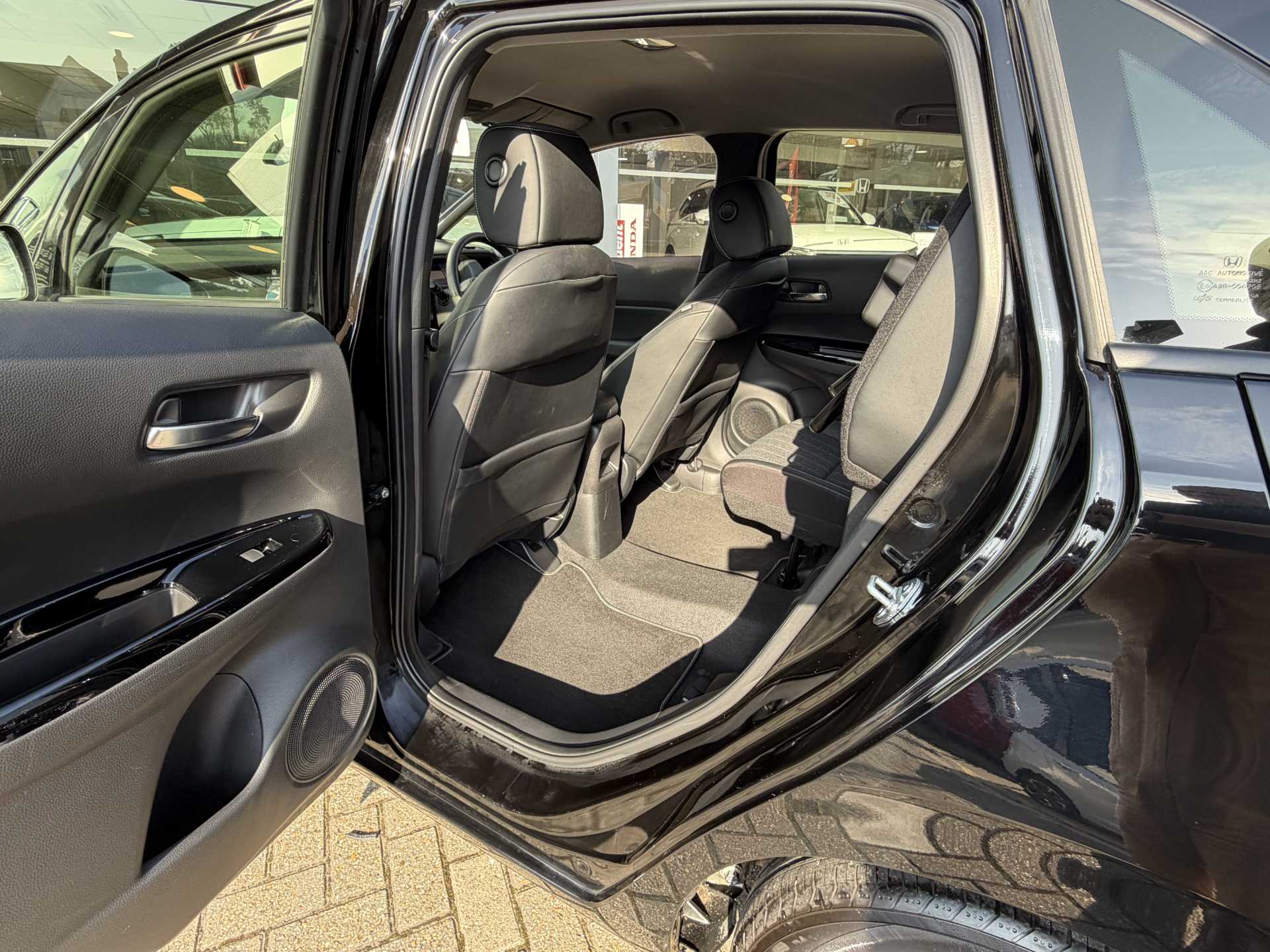 Honda Jazz 1.5 i-MMD Hybrid SR 5dr eCVT - Image 18